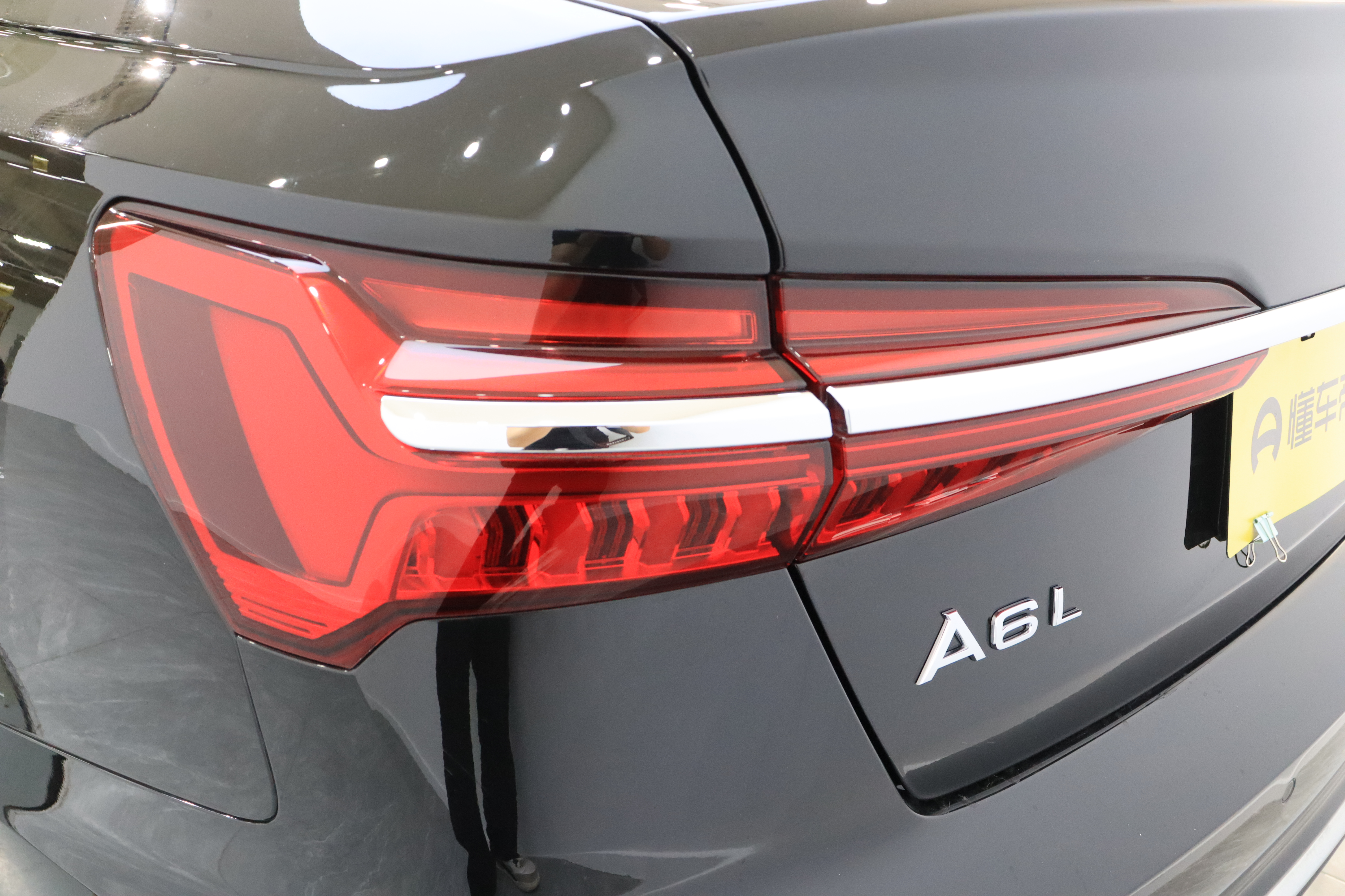 Audi A6L 2023 car image #11