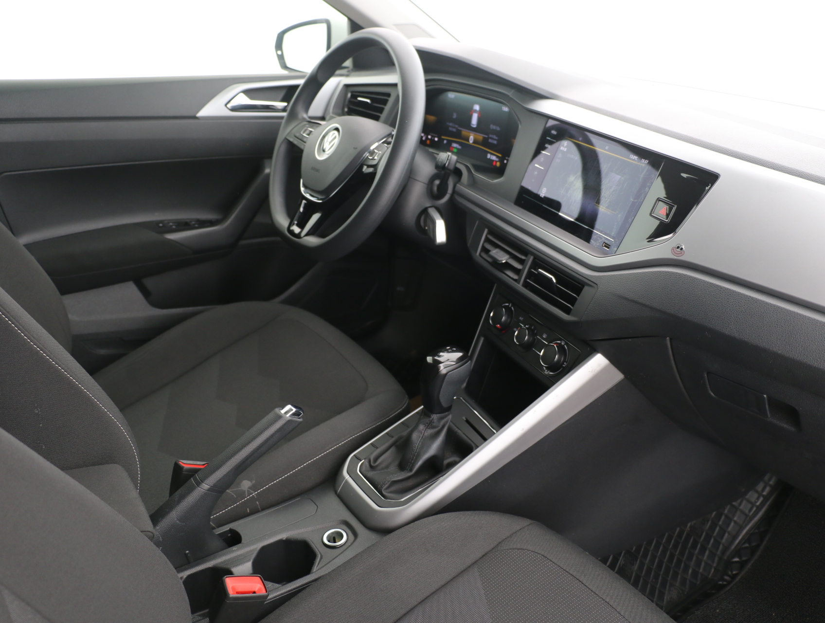 Volkswagen Polo 2023 car image #11