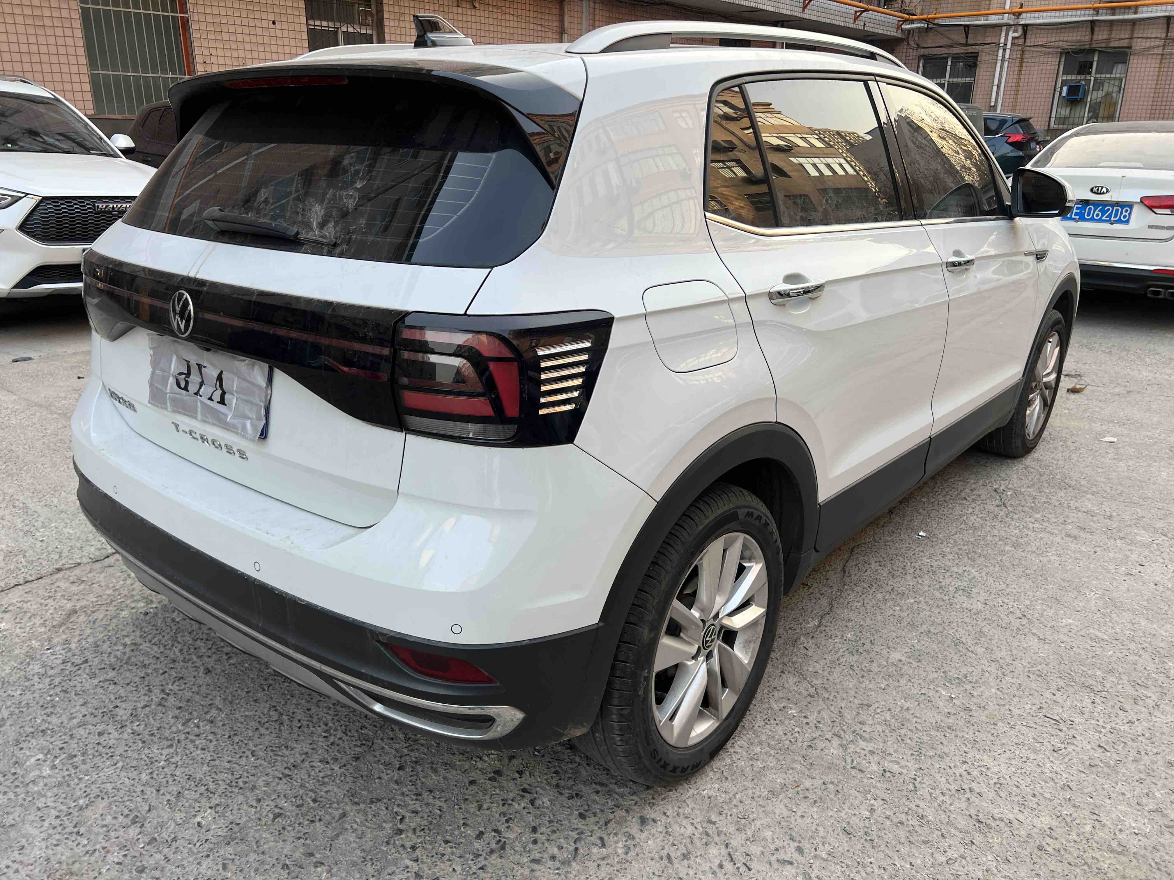 Volkswagen T-Cross 2024 car image #11
