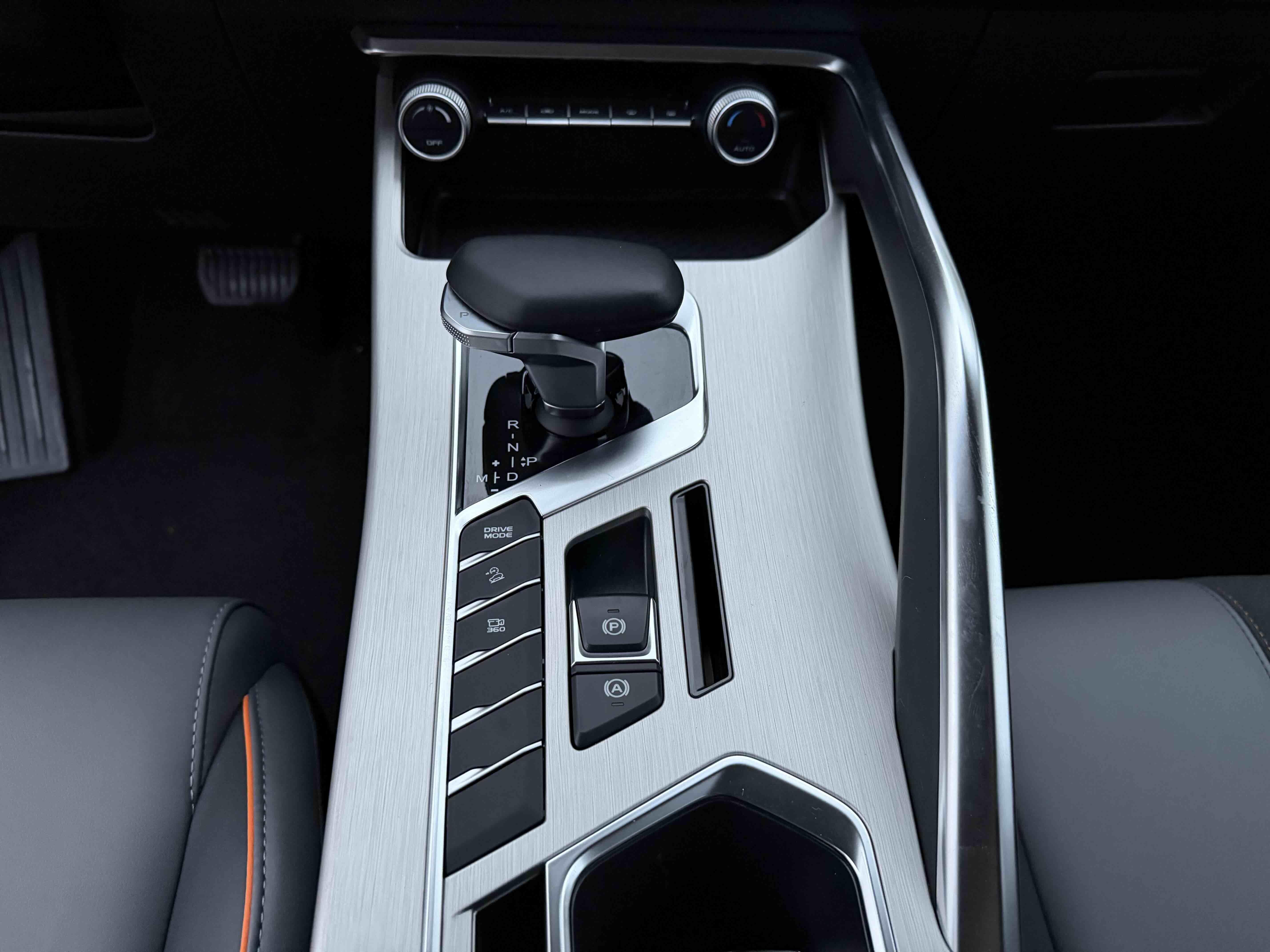 GEELY Coolray 2023 #11 GEELY Coolray 2023 car image #11