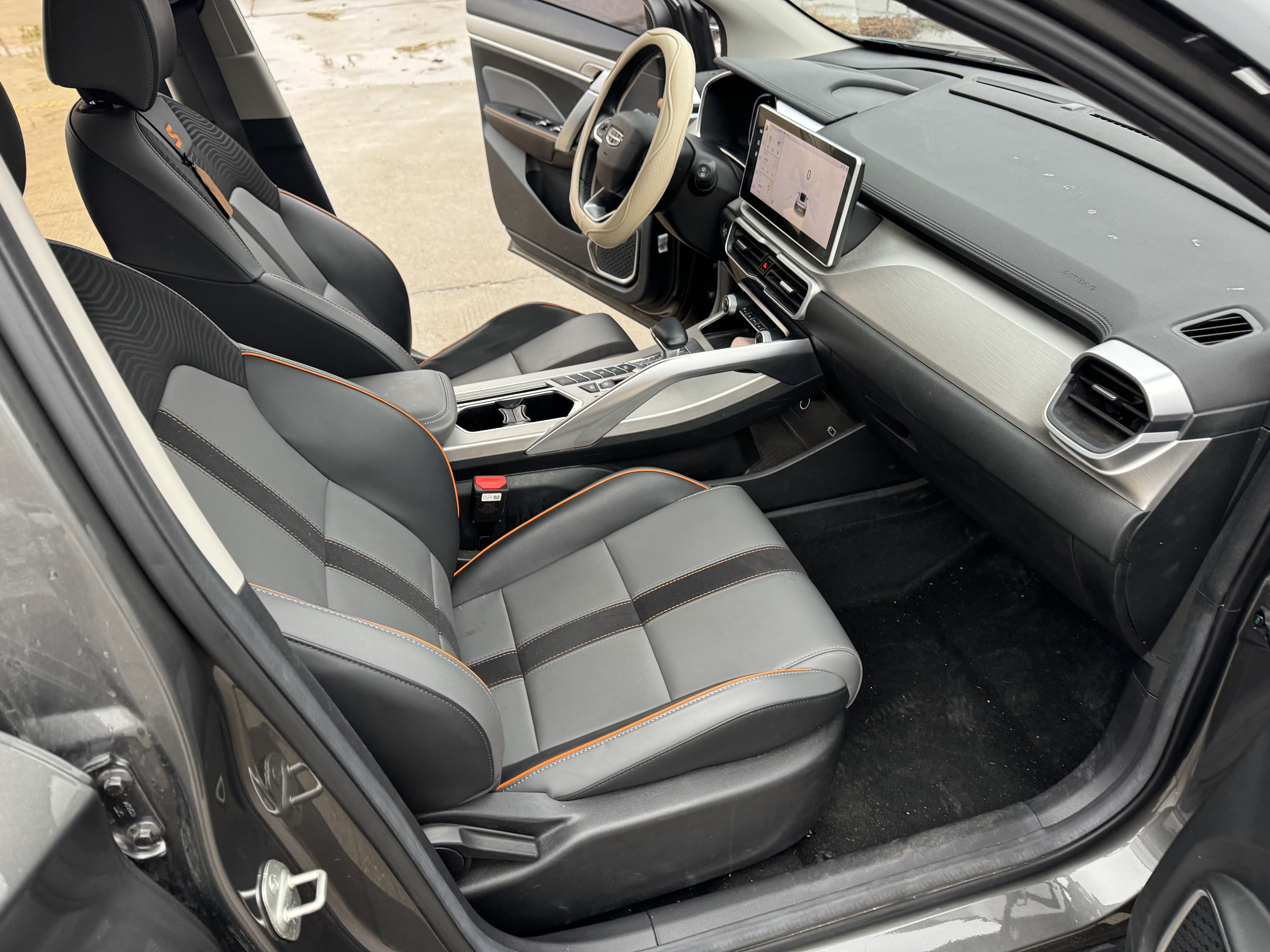 GEELY Coolray 2024 car image #11