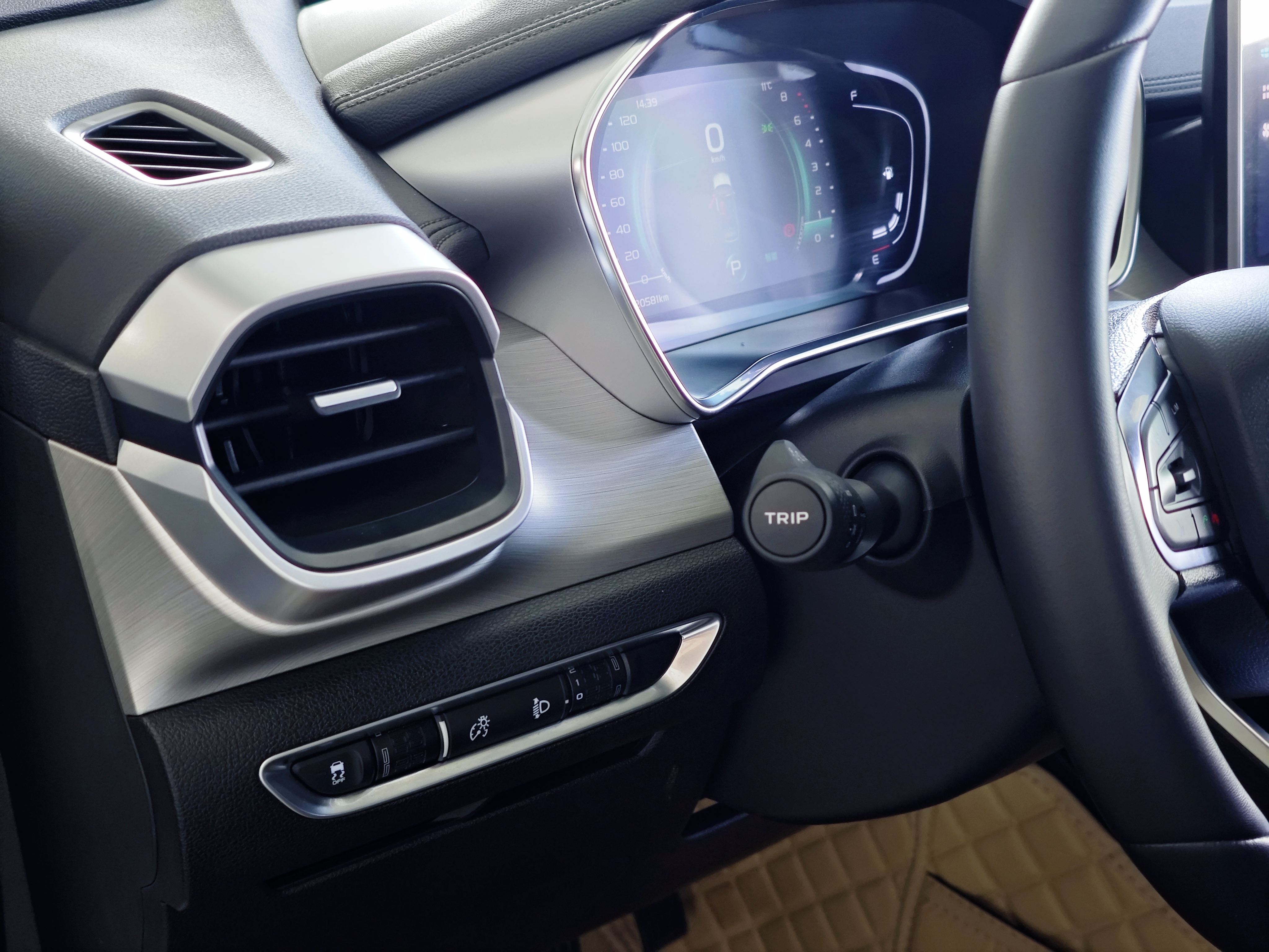 GEELY Coolray 2023 #11 GEELY Coolray 2023 car image #11