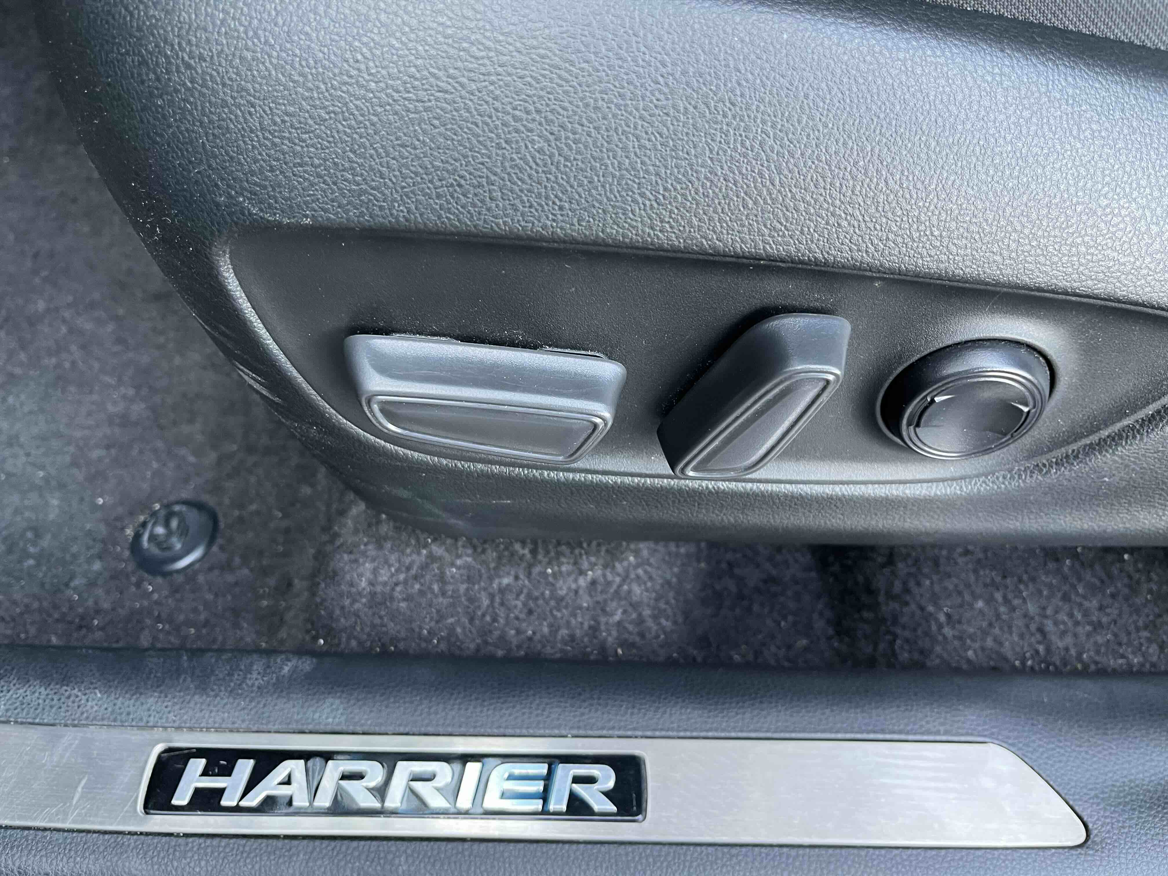 Toyota Harrier 2023 immagine di auto #11