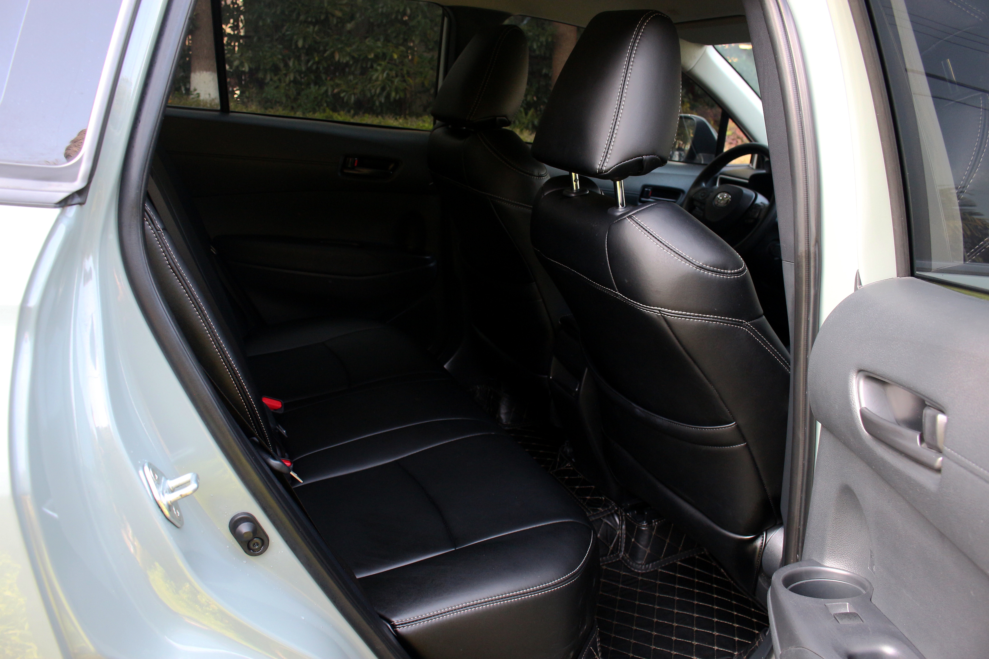 Toyota Corolla Cross 2023 immagine di auto #11