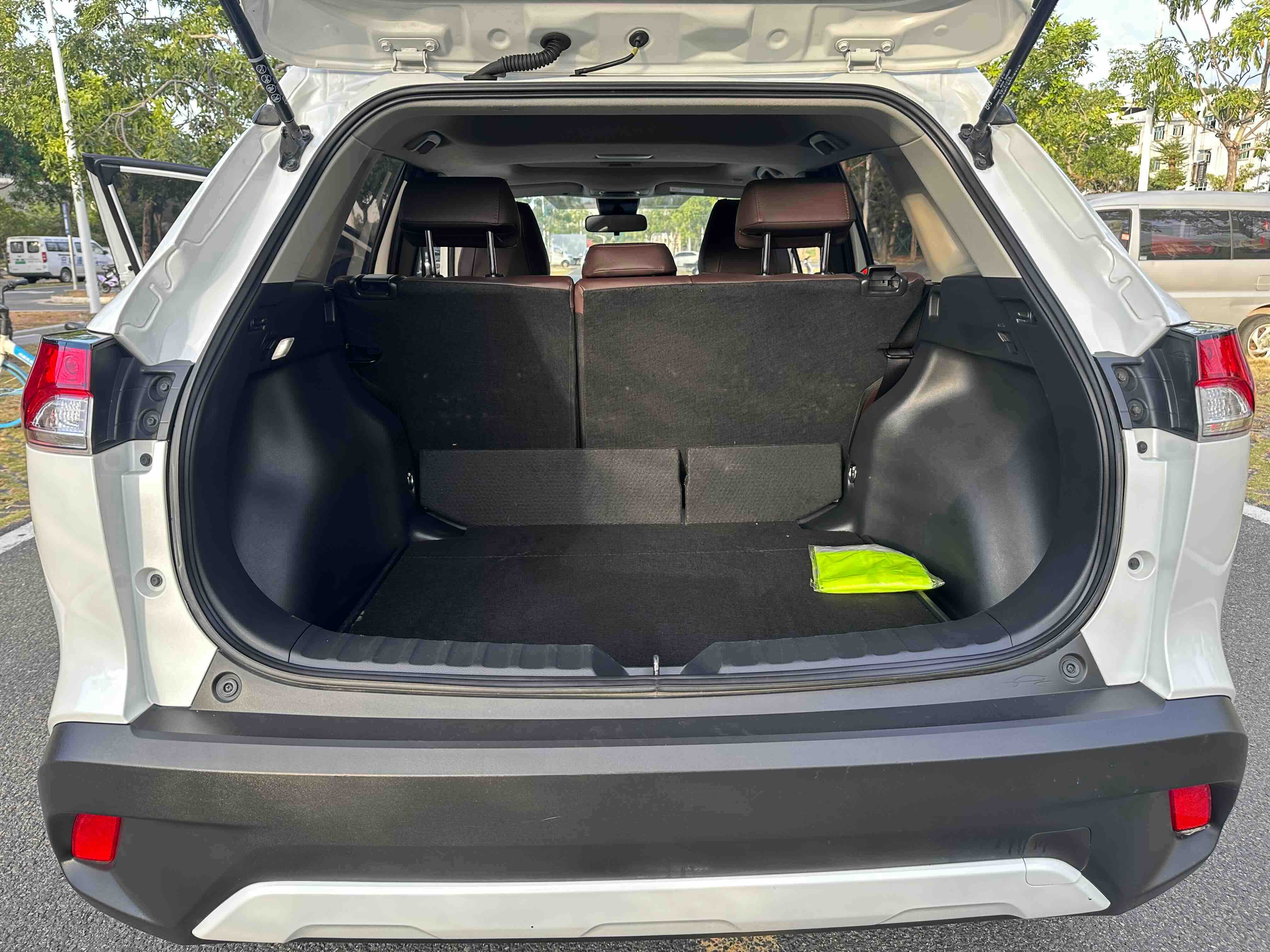 Toyota Corolla Cross 2023 immagine di auto #11