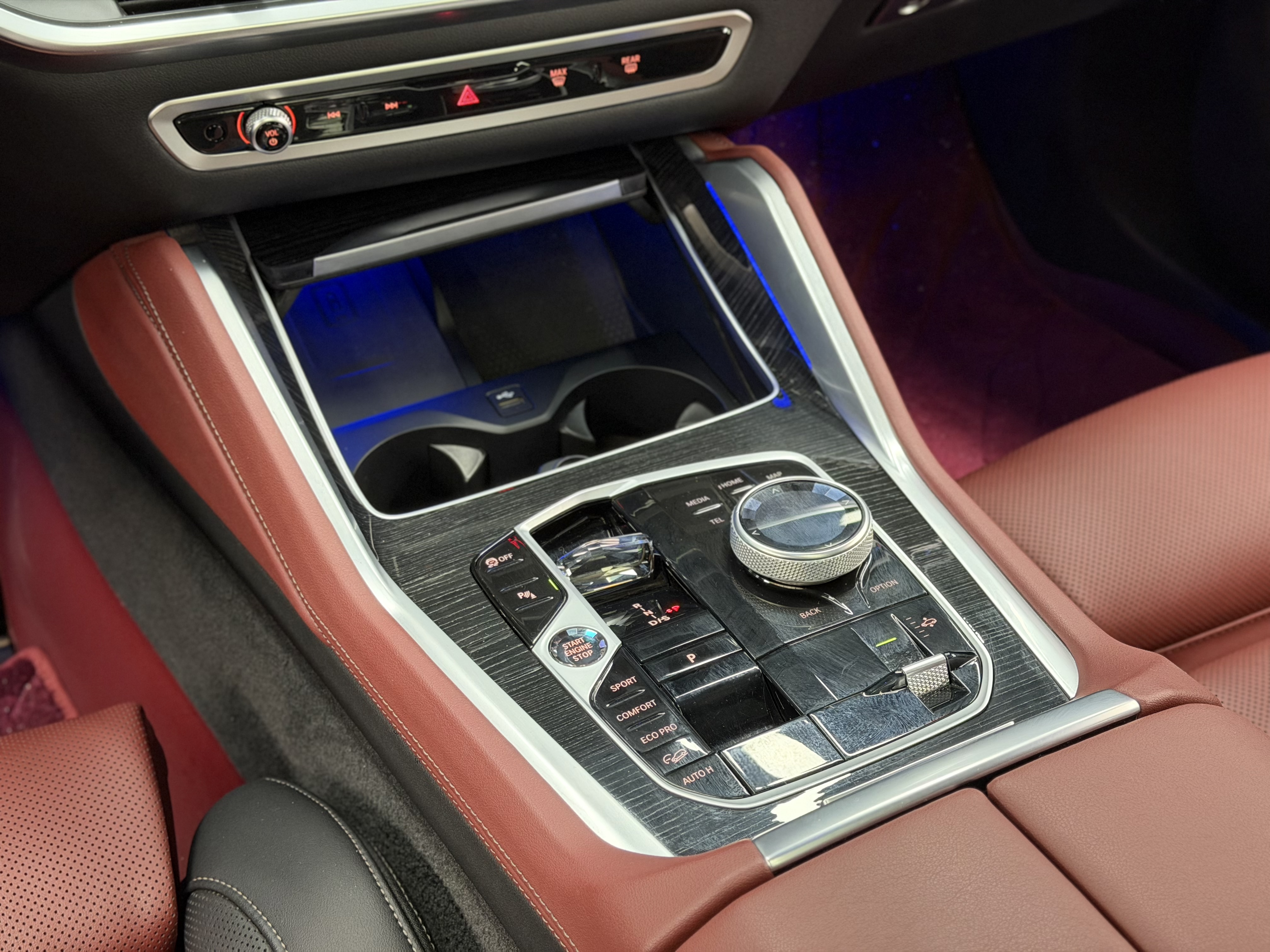 BMW X6 2023 car image #11