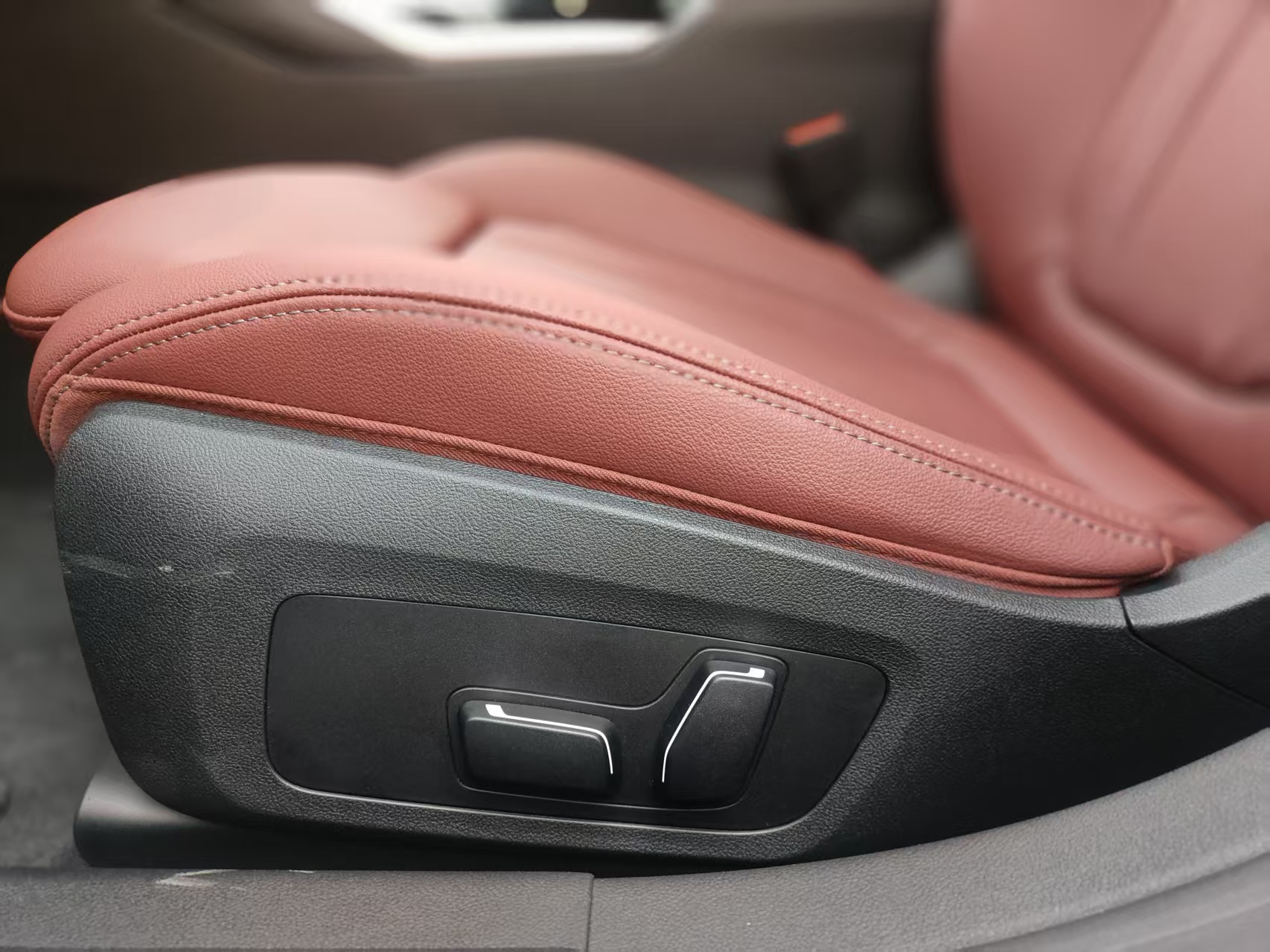 BMW i4 2025 #11 BMW i4 2025 car image #11