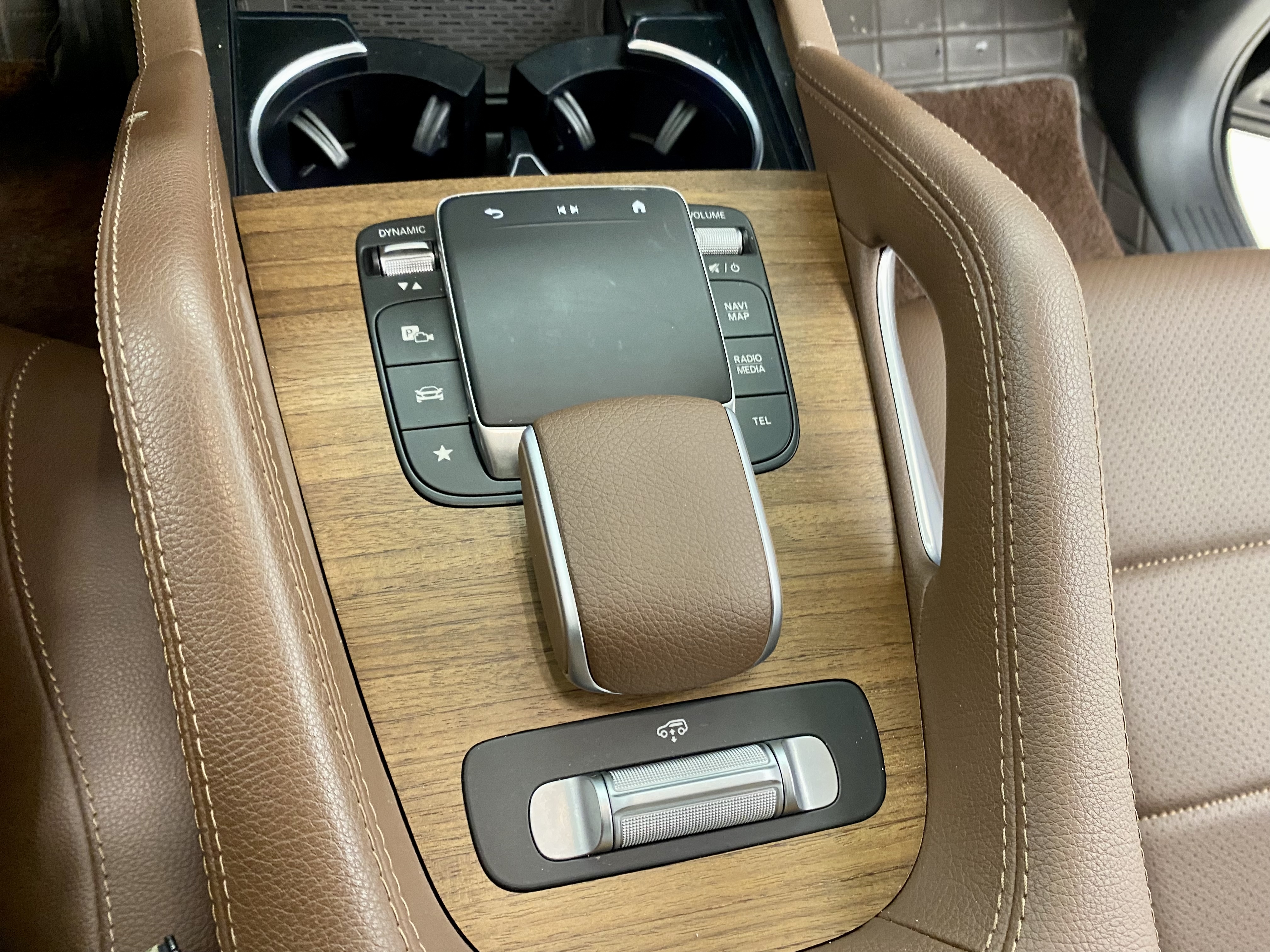 Mercedes-Benz GLE Class New Energy 2023 car image #11