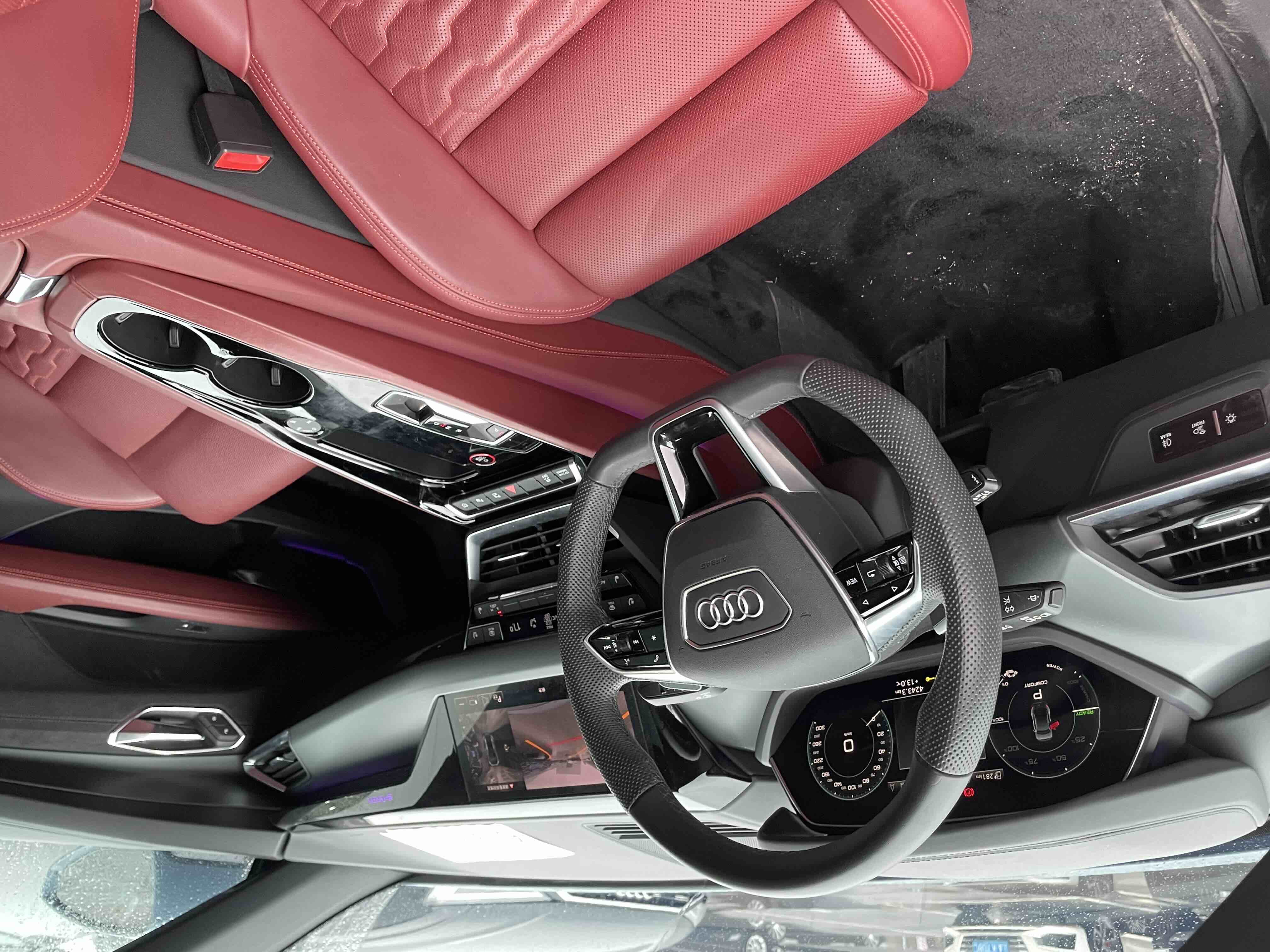 Audi e-tron GT 2024 car image #11