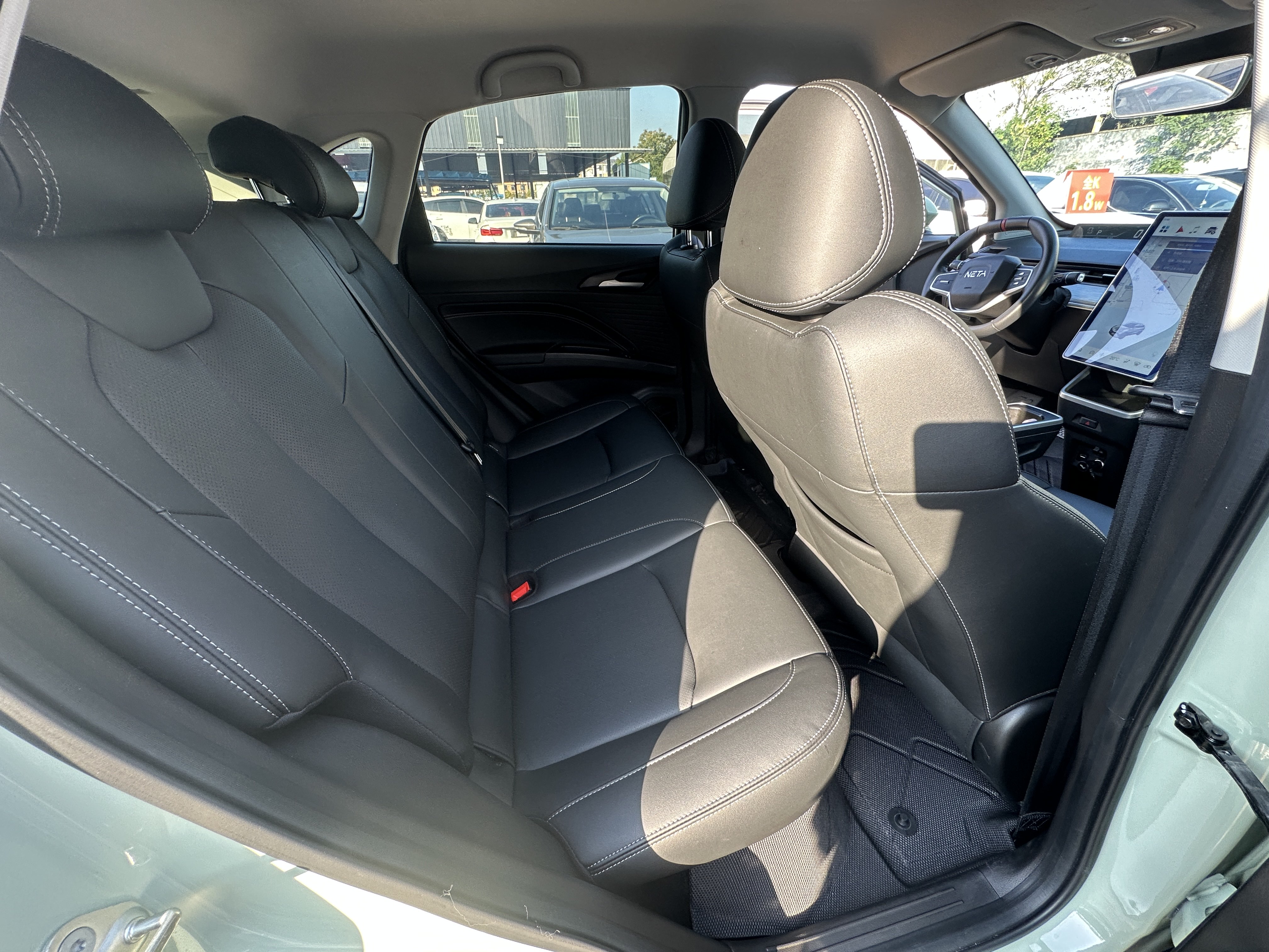 哪吒汽车 哪吒AYA 2023 汽车图片 #11