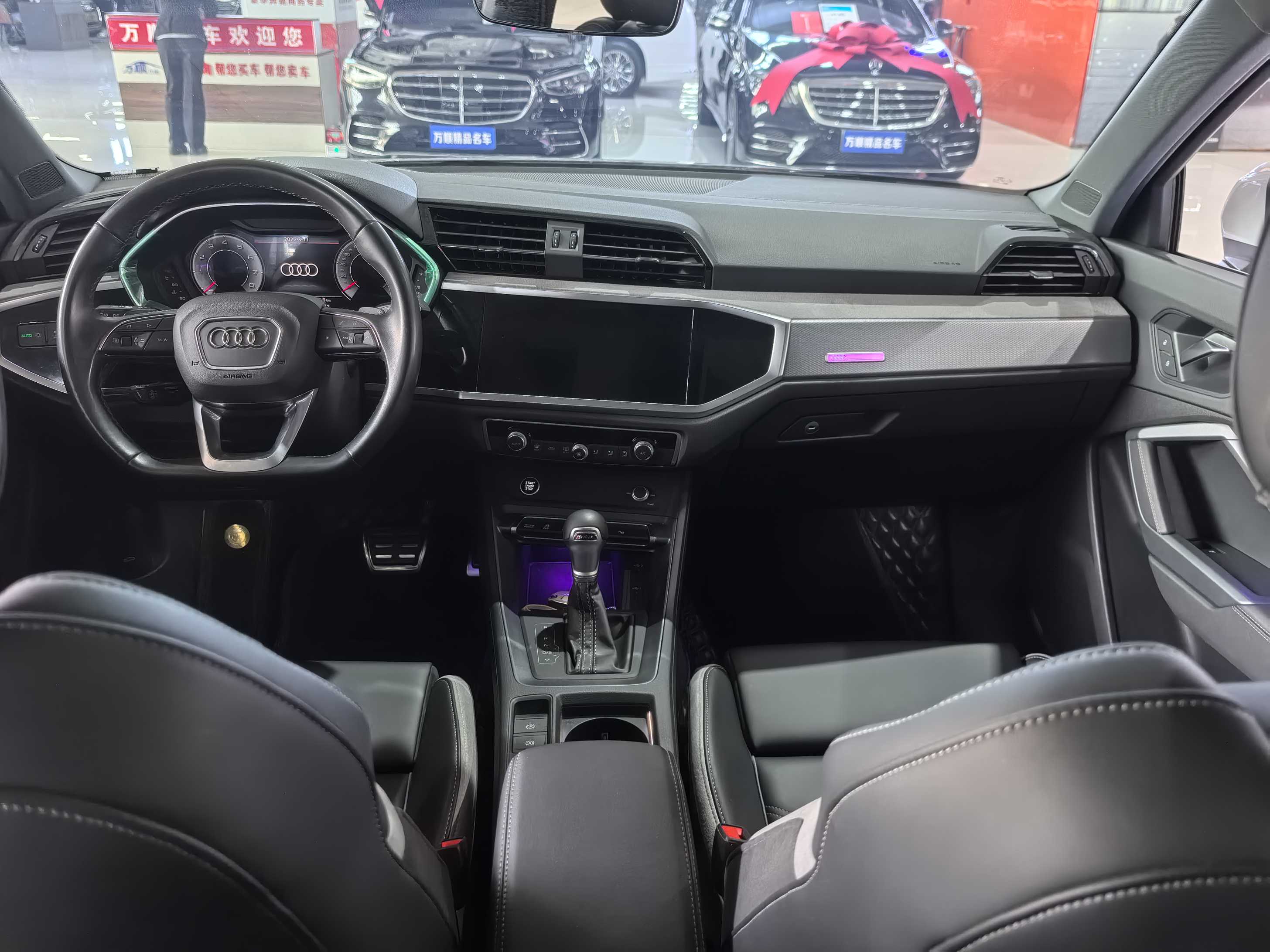 Audi Q3 2024 car image #11