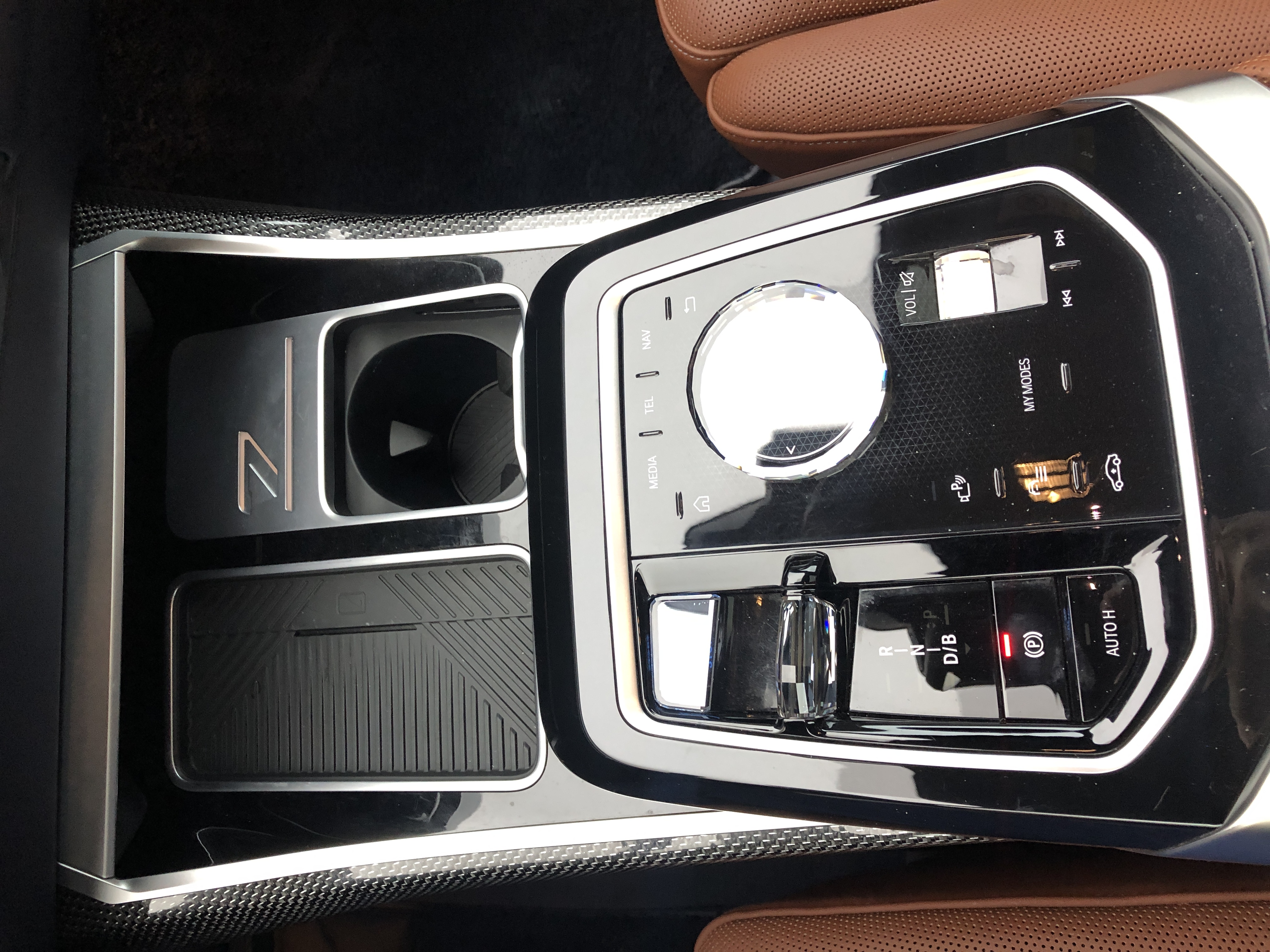 BMW i7 M70L 2023 #11 BMW i7 M70L 2023 car image #11