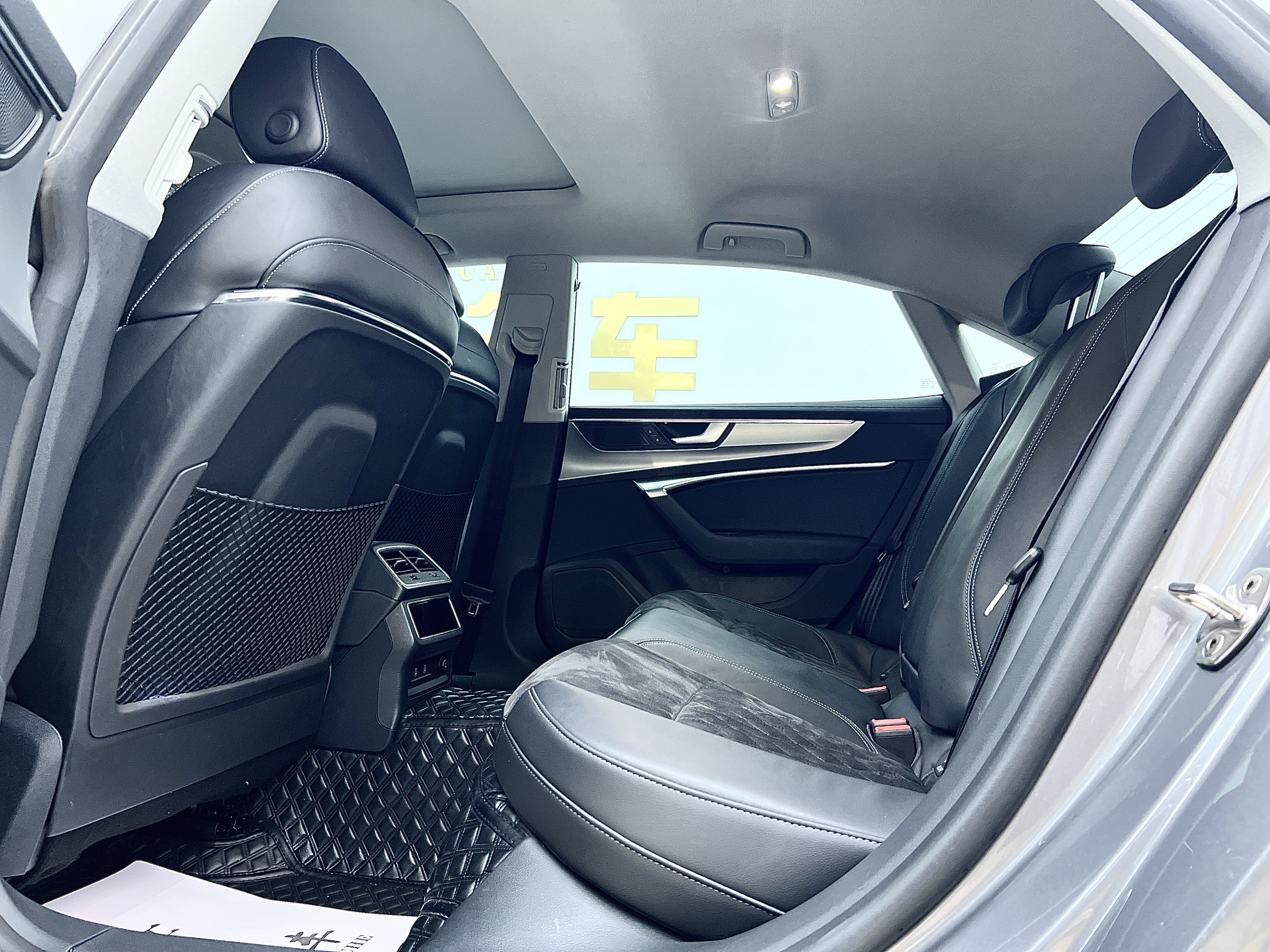 Audi A7L 2024 #11 Audi A7L 2024 صورة سيارة #11