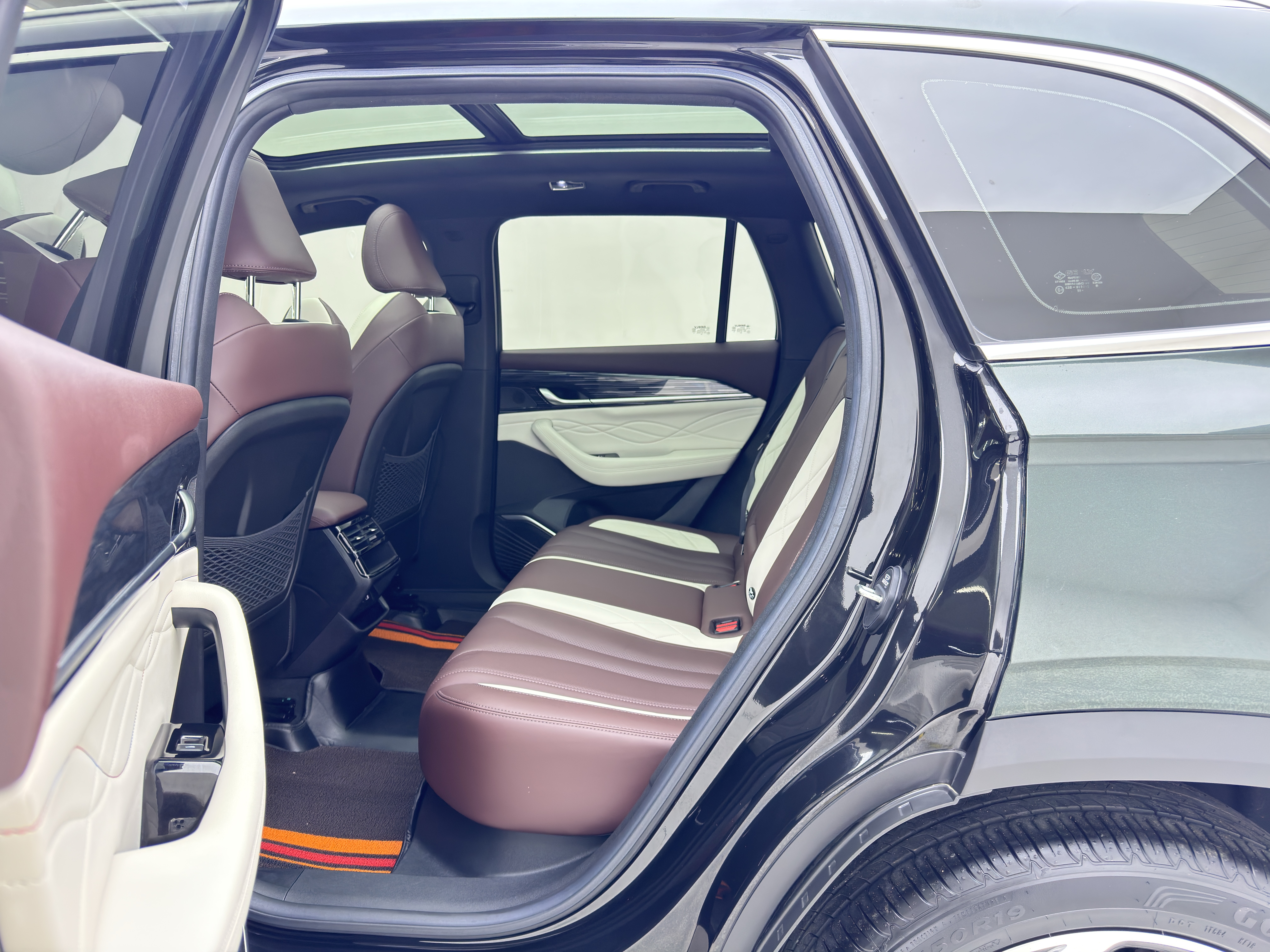 GEELY Monjaro 2024 car image #11