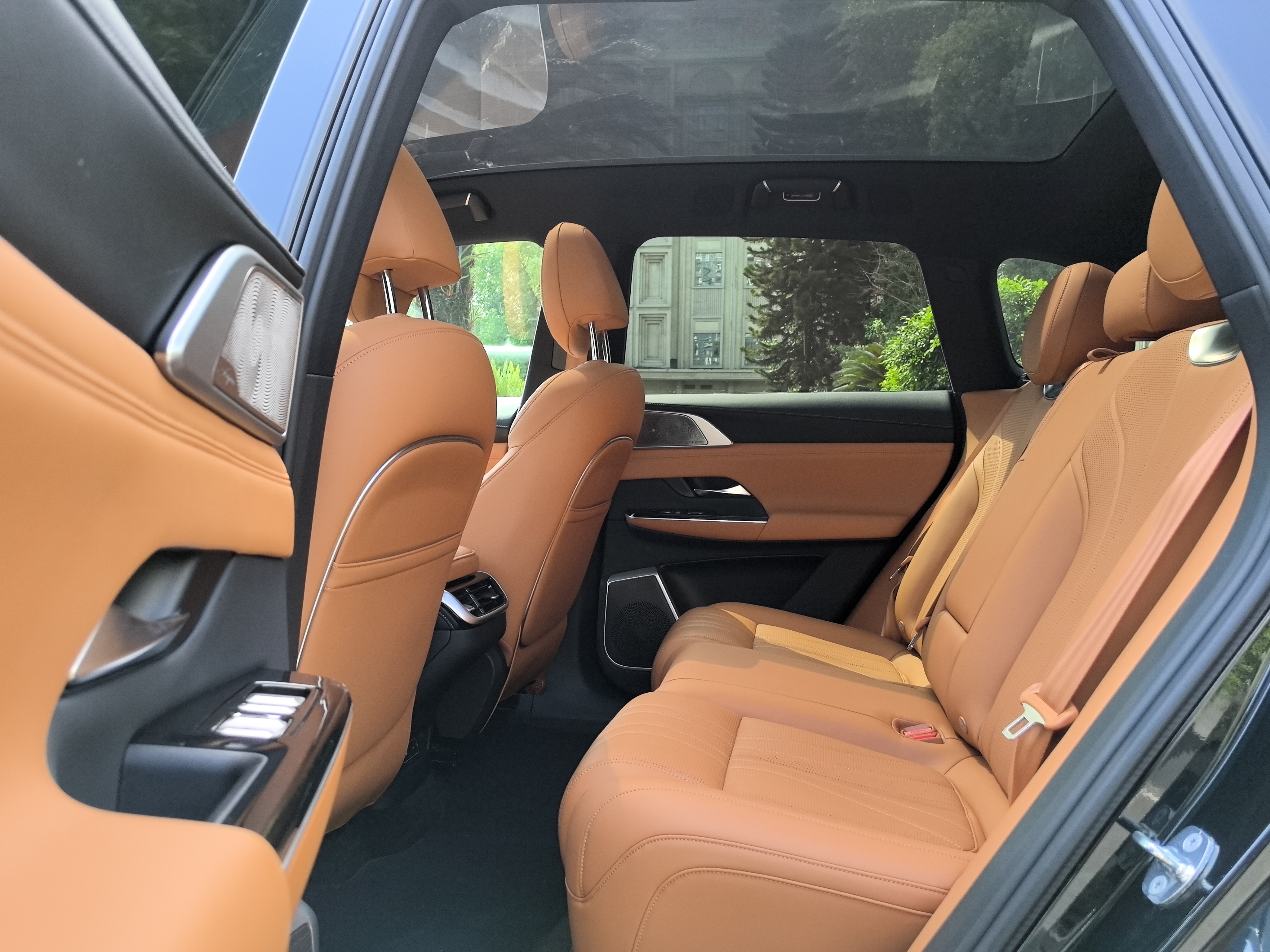 Xpeng G9 2025 car image #11