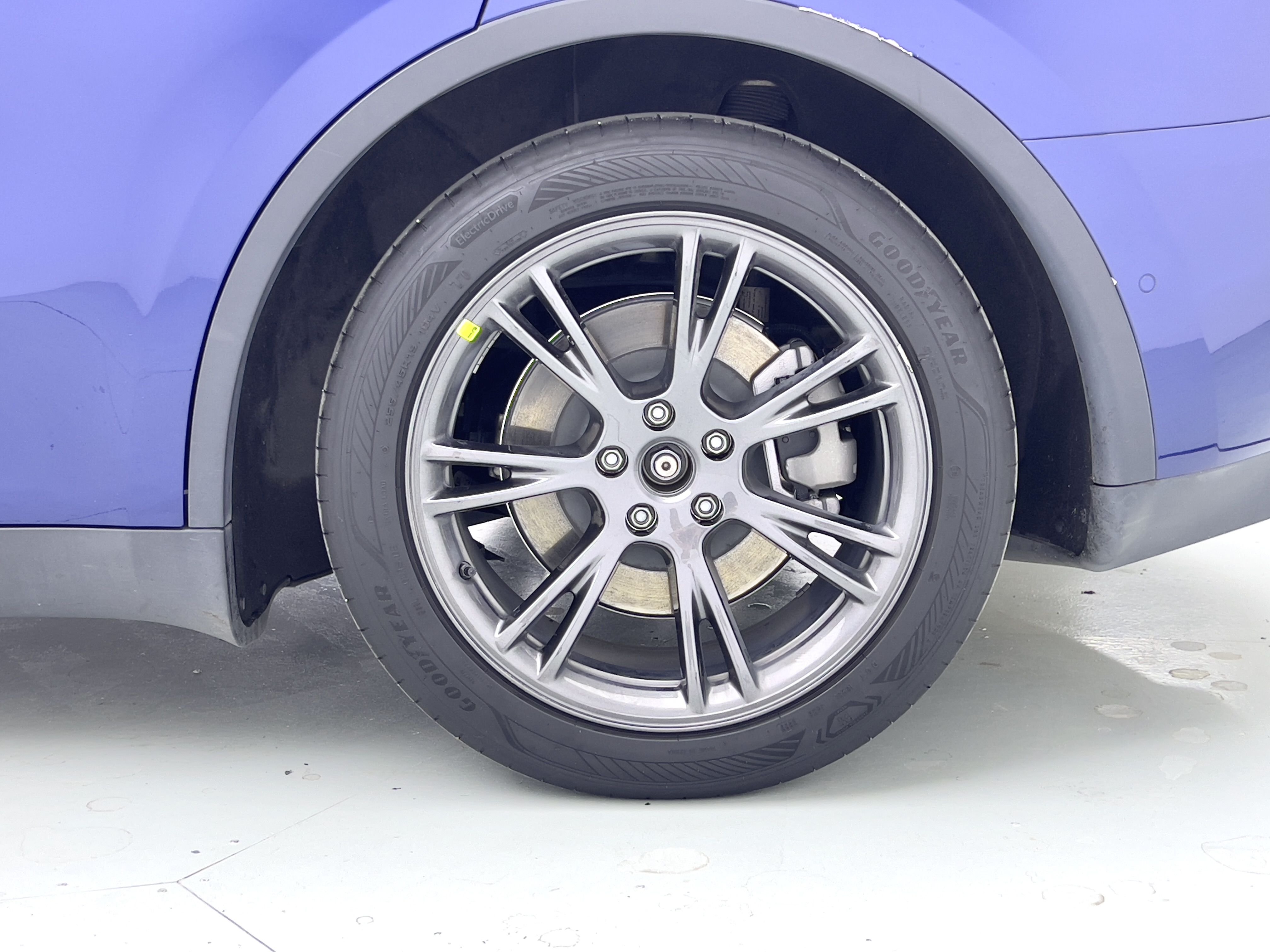 Tesla Model Y 2023 #11 Tesla Model Y 2023 car image #11