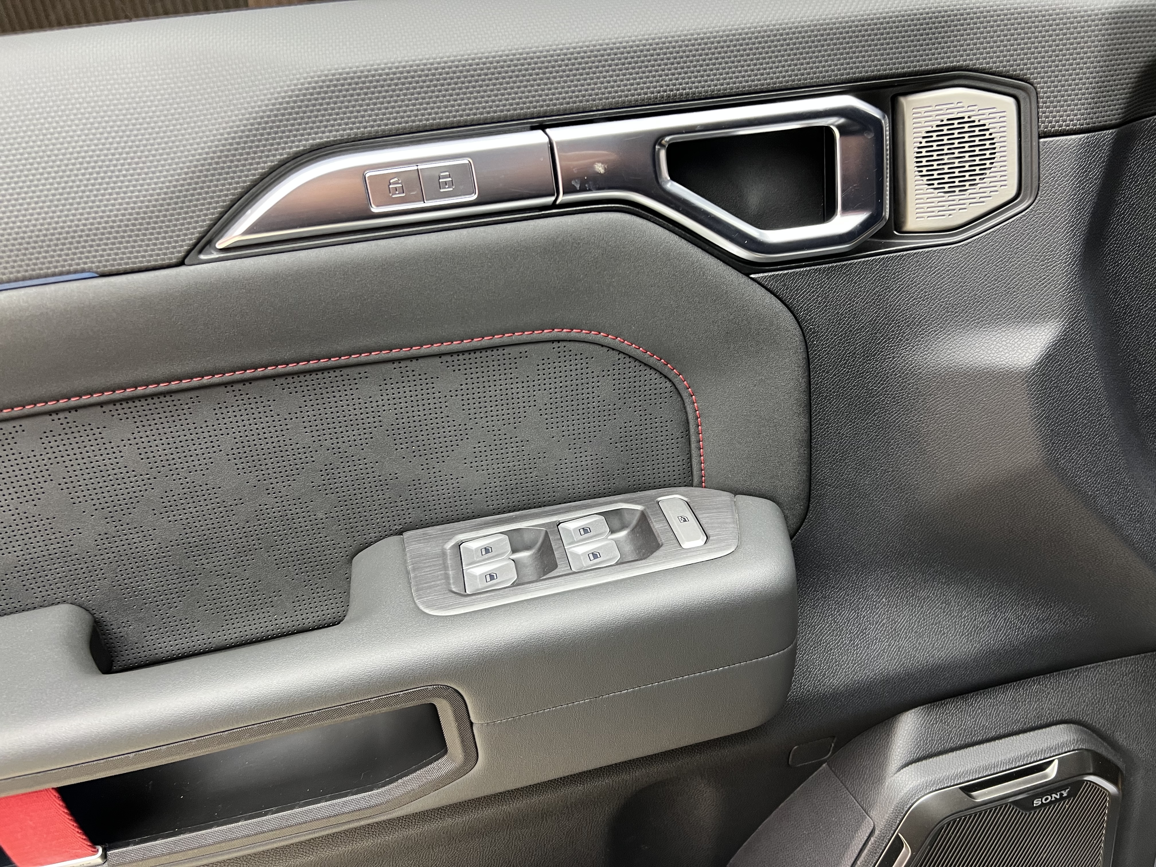 Jetour Traveller 2024 car image #11