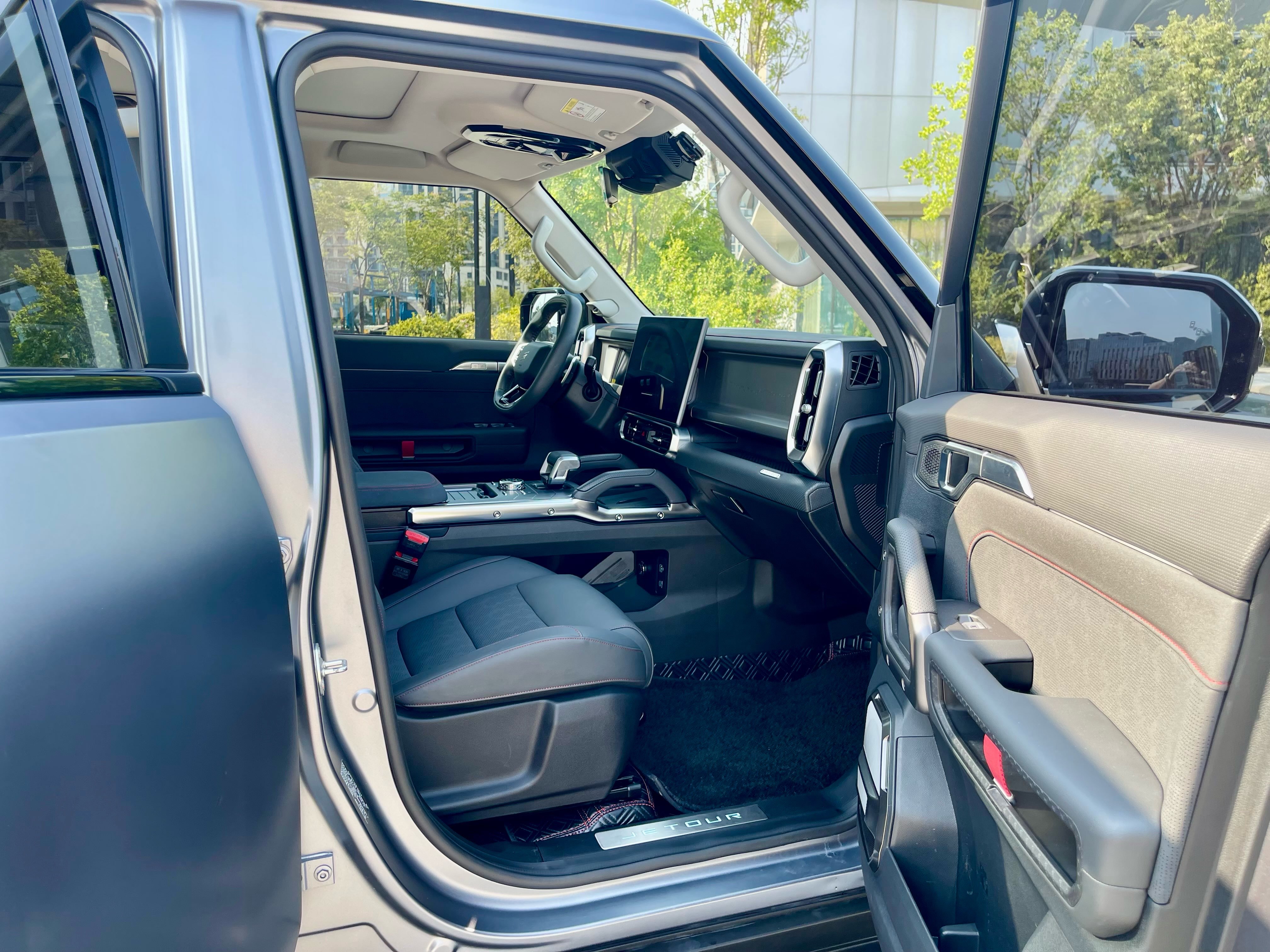 Jetour Traveller 2023 car image #11