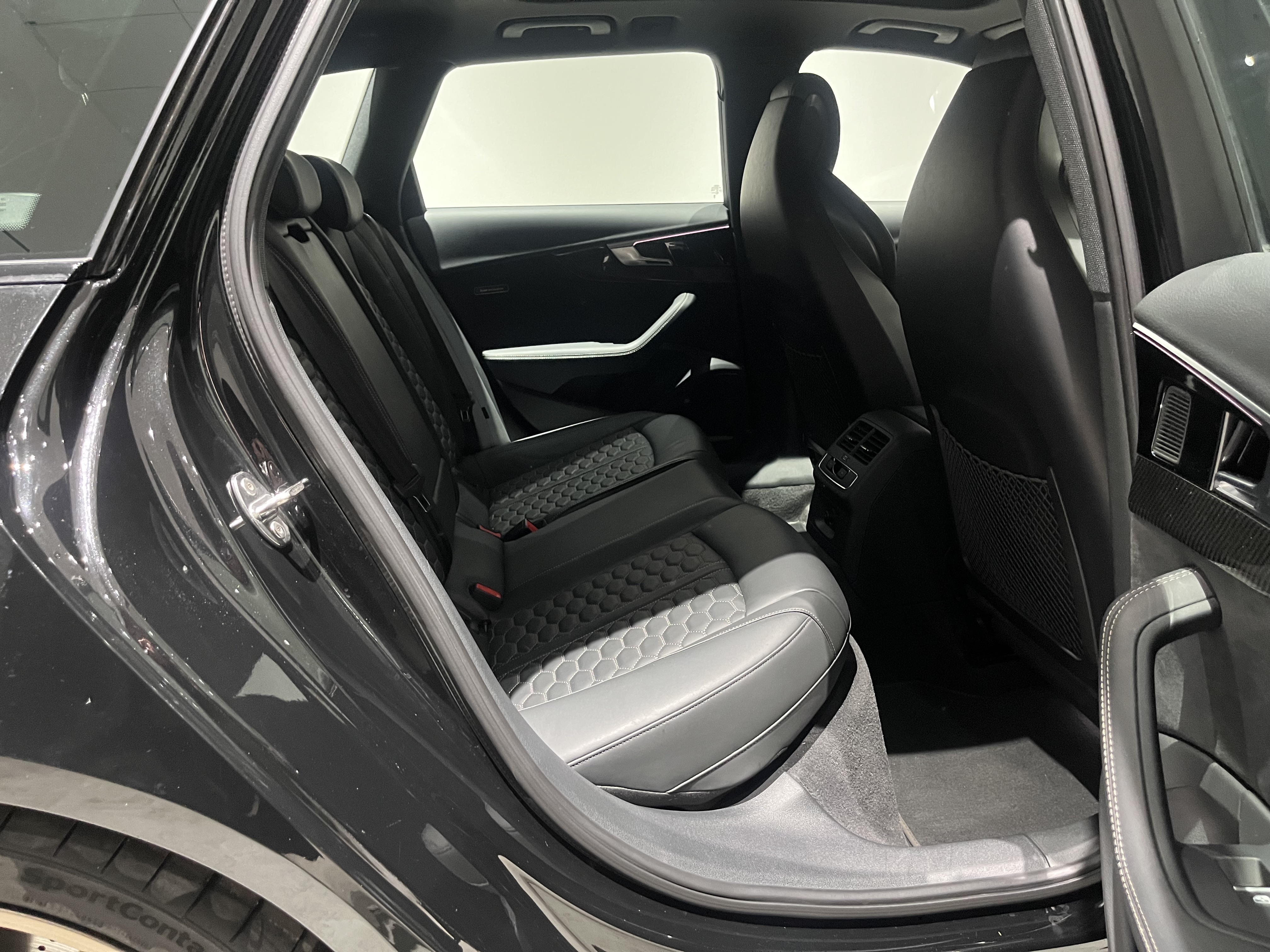 Audi RS 4 2024 car image #11