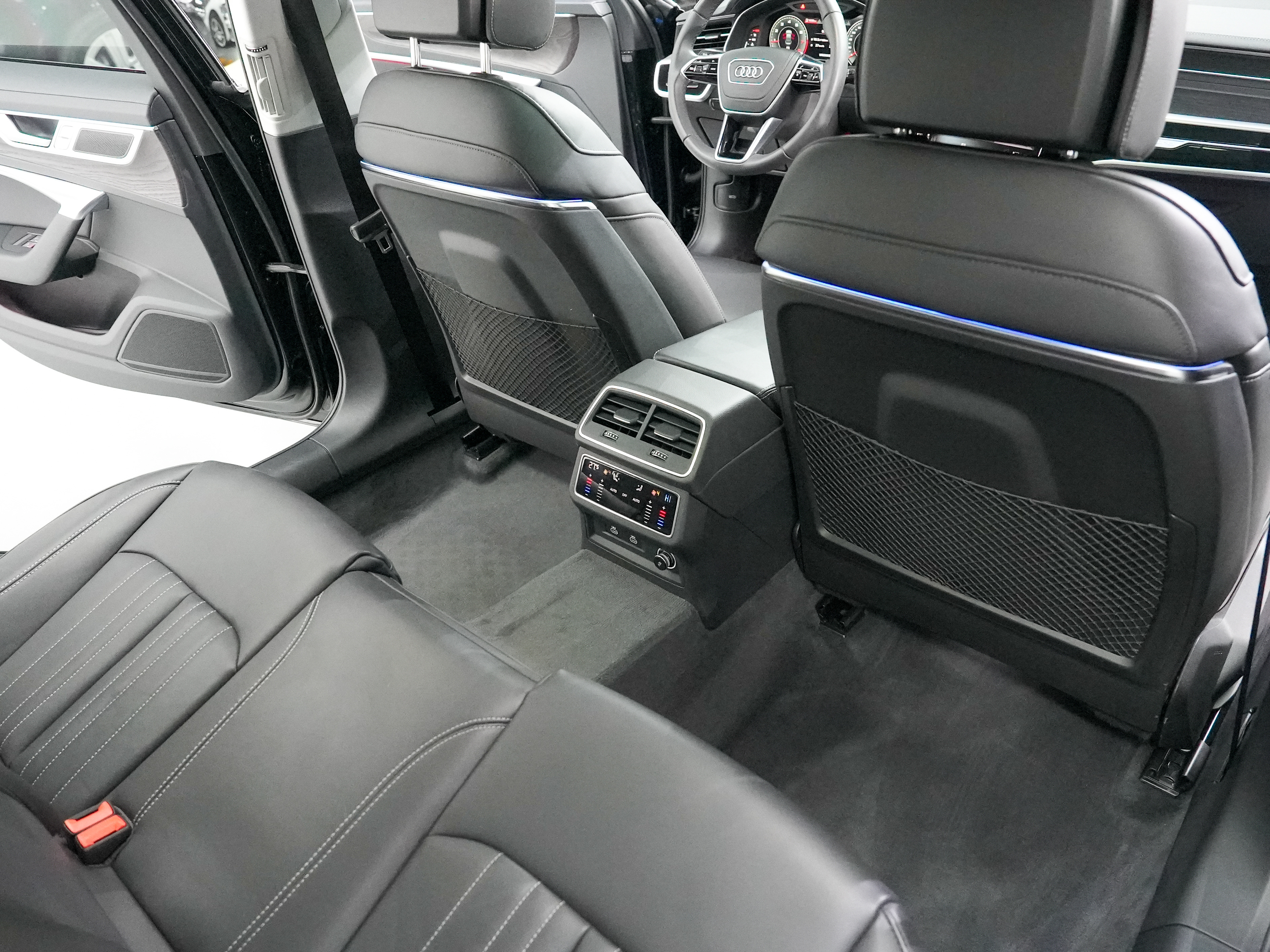 Audi A6L 2024 car image #11