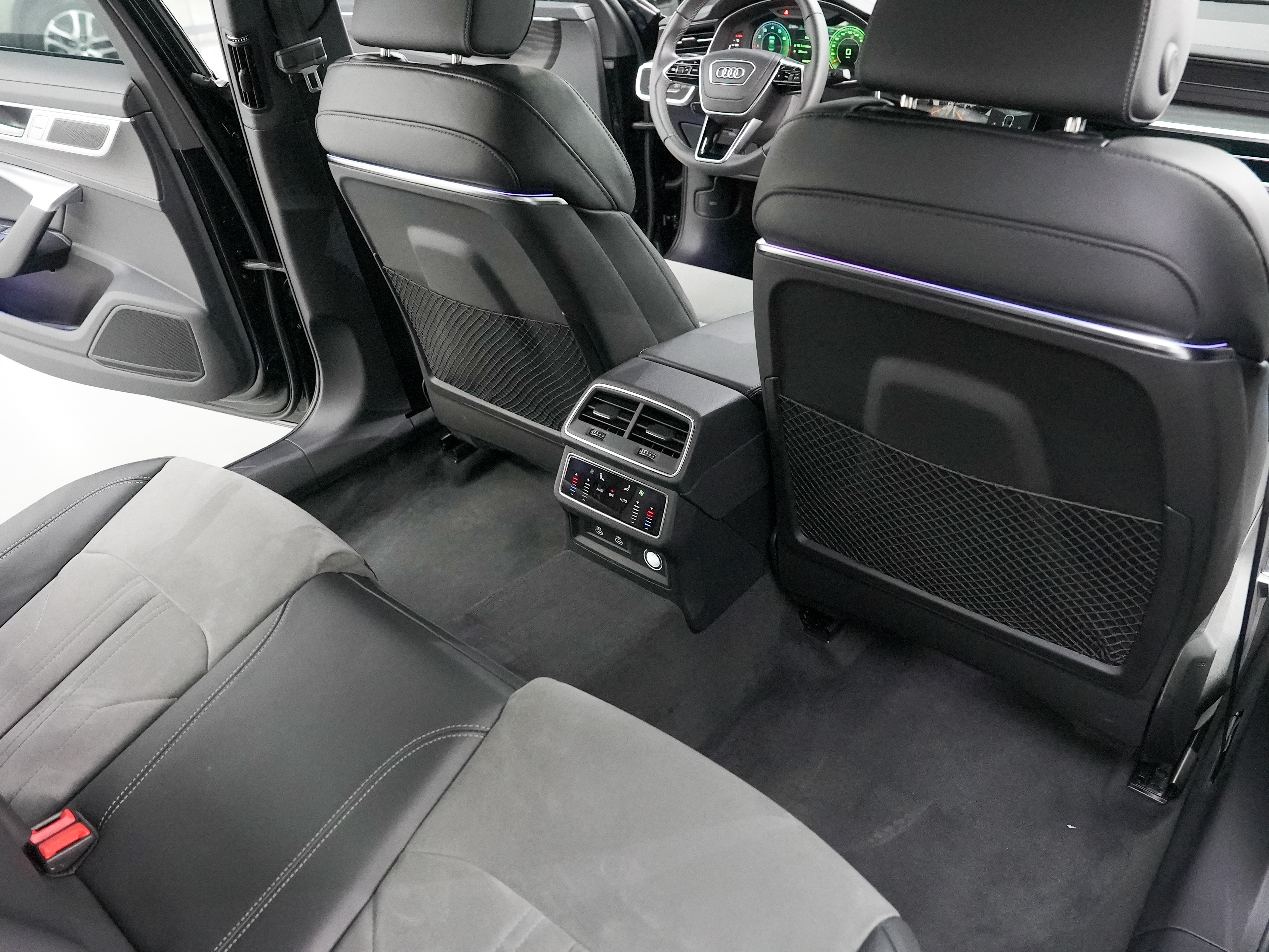Audi A6L 2024 car image #11