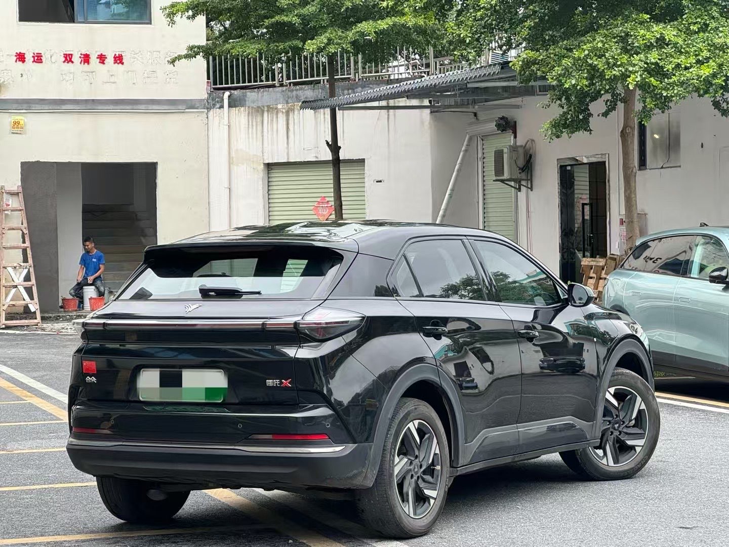 哪吒汽车 哪吒X 2023 汽车图片 #11