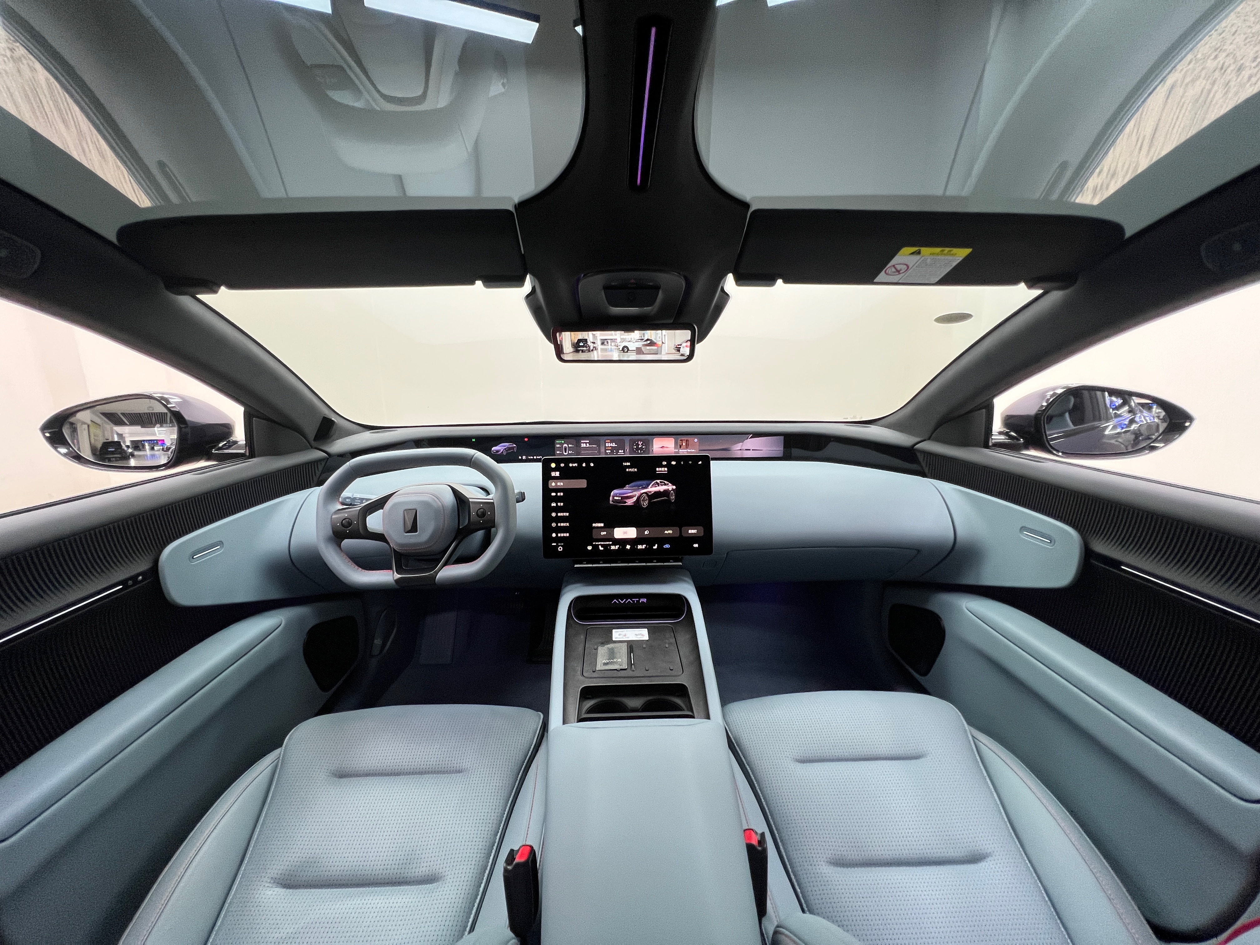 Avatr 12 2024 car image #11