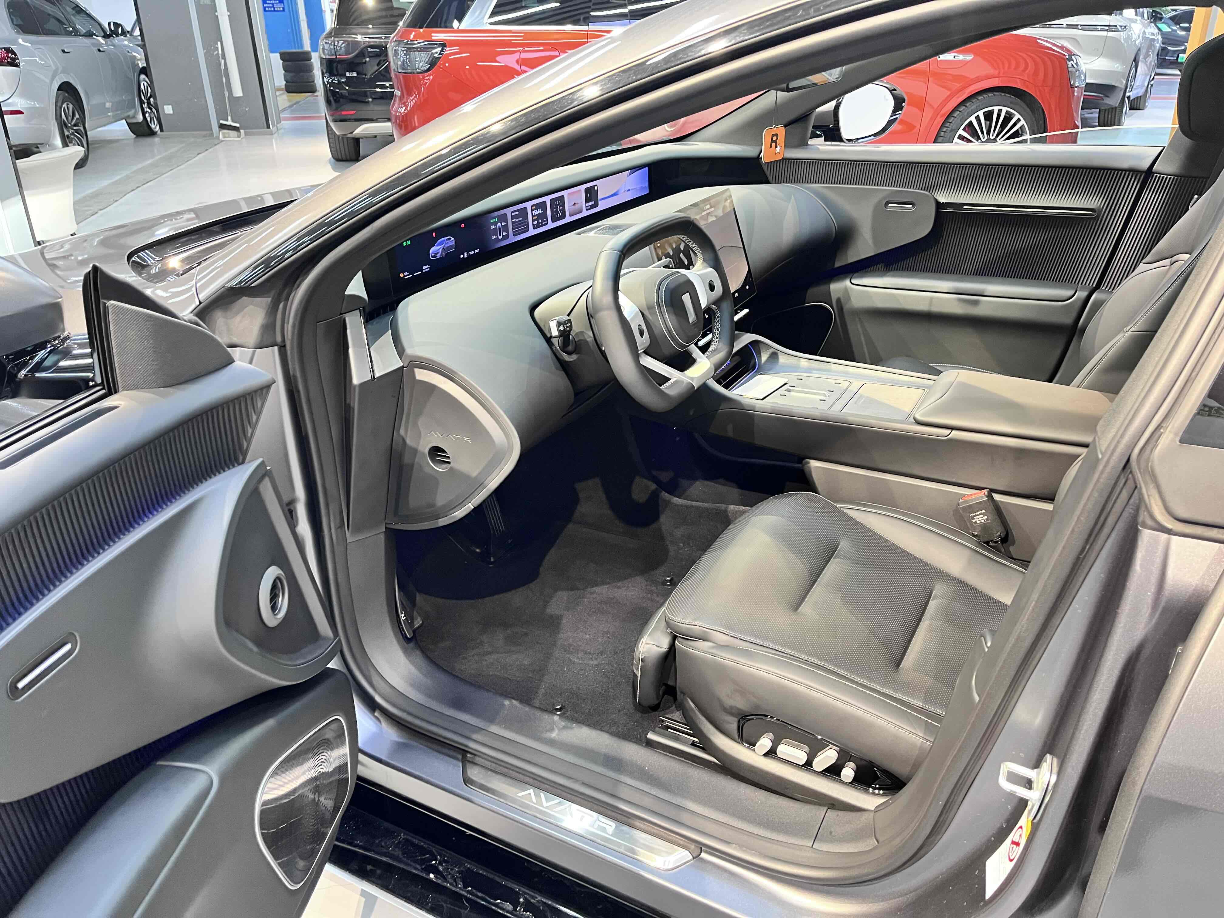 Avatr 12 2024 car image #11