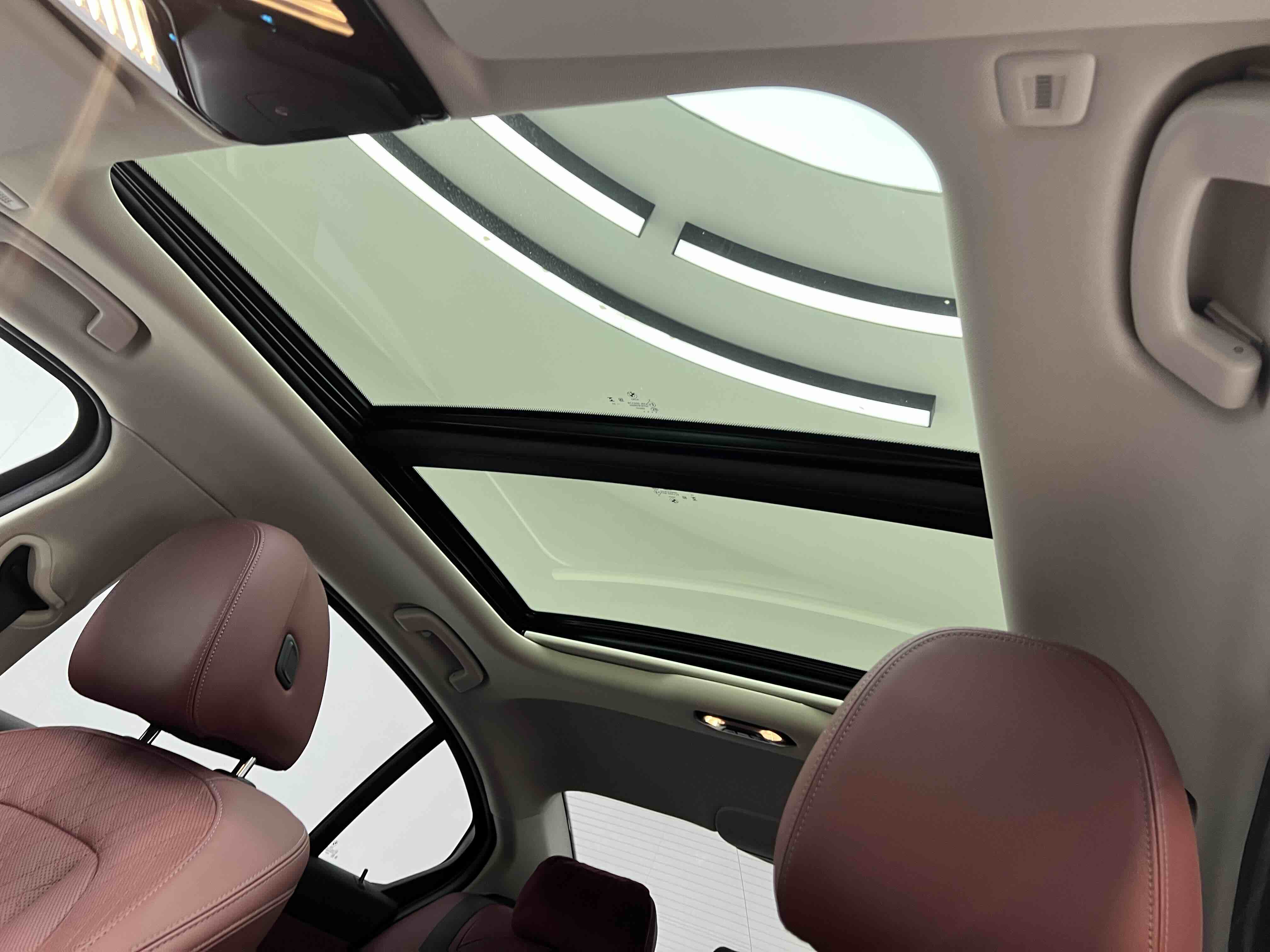 BMW i3 2023 car image #11