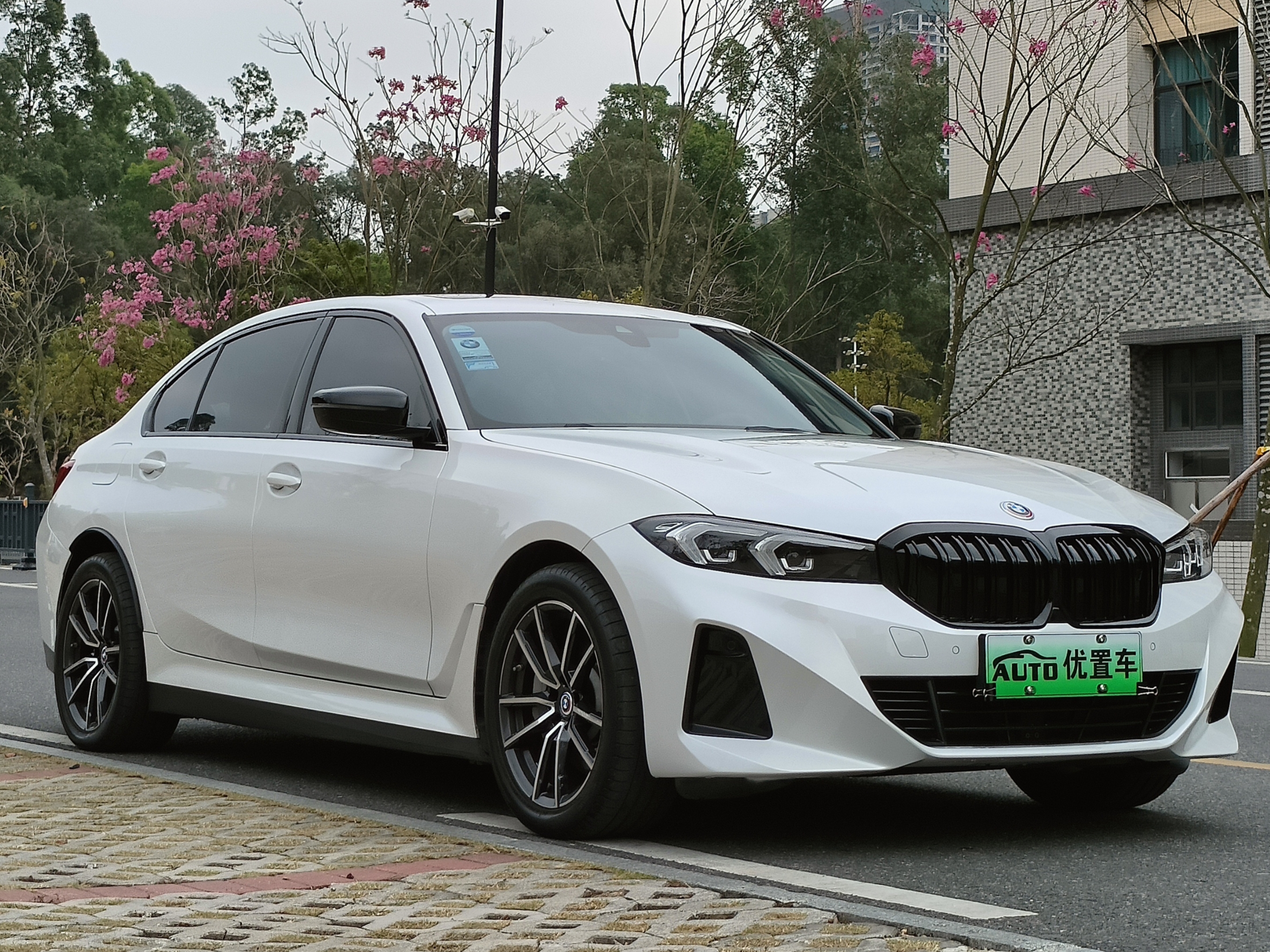 BMW i3 2024 car image #11