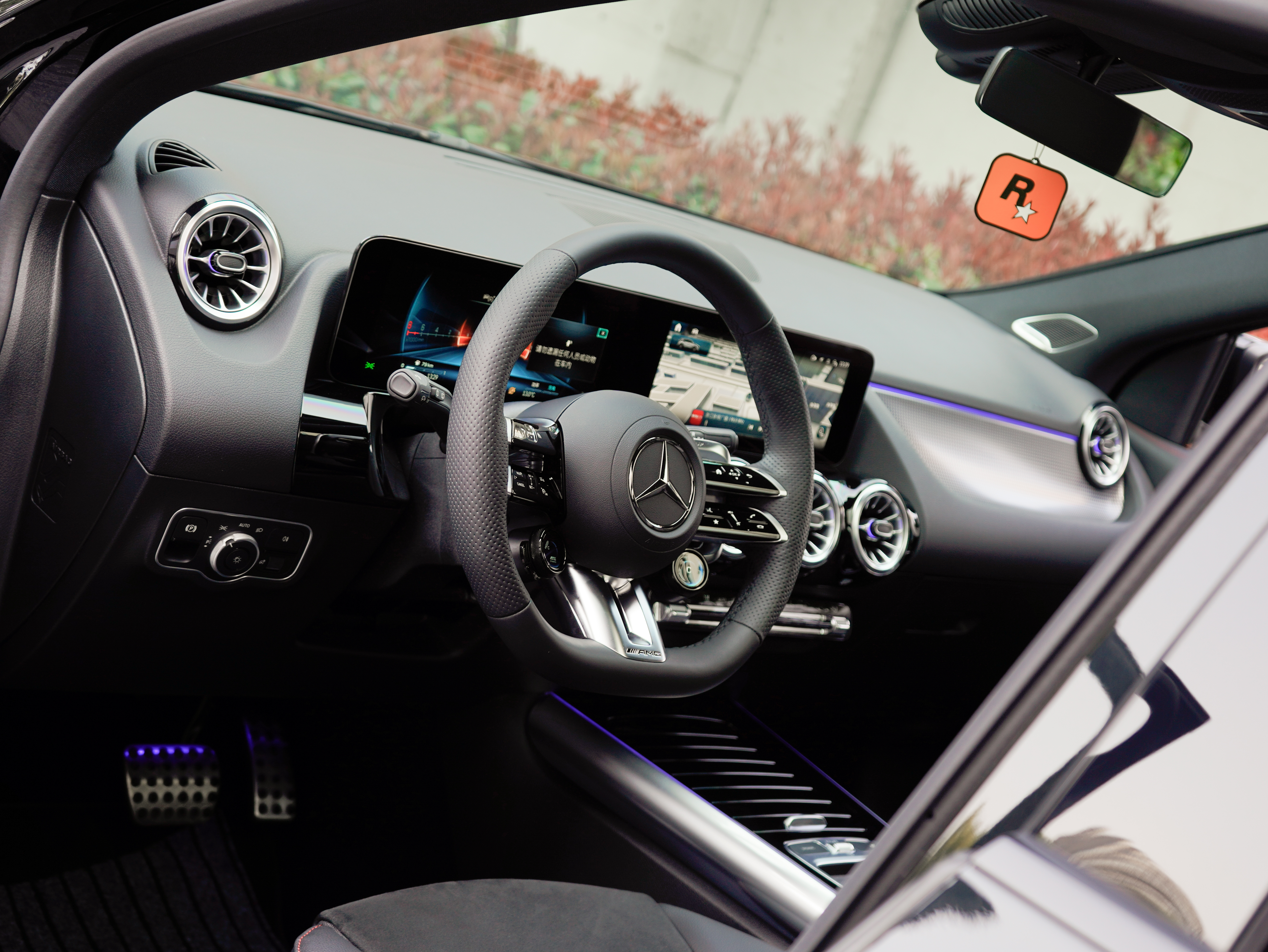 Mercedes-Benz GLA AMG 2024 car image #11