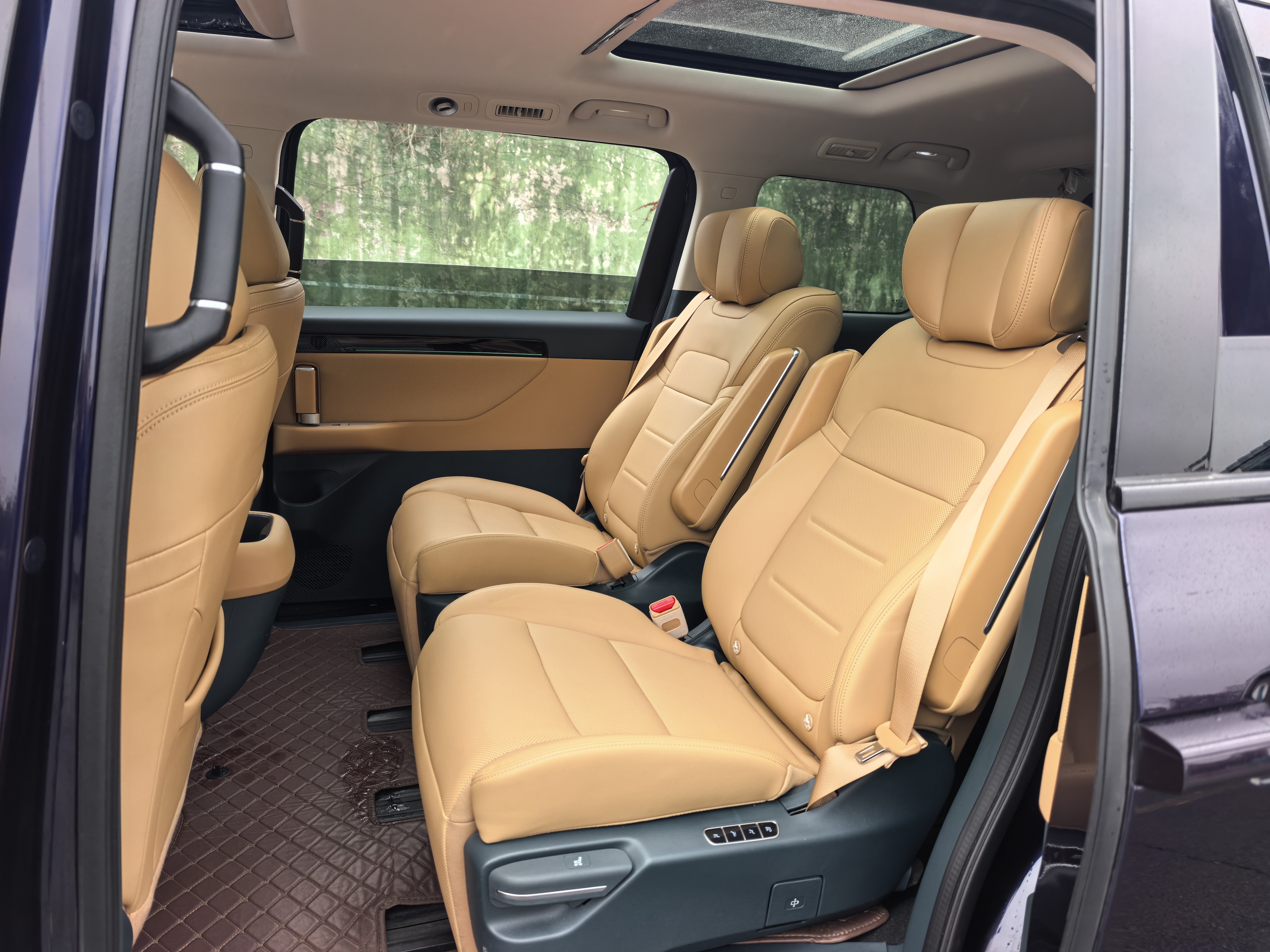 GAC Trumpchi E8 New Energy 2023 car image #11