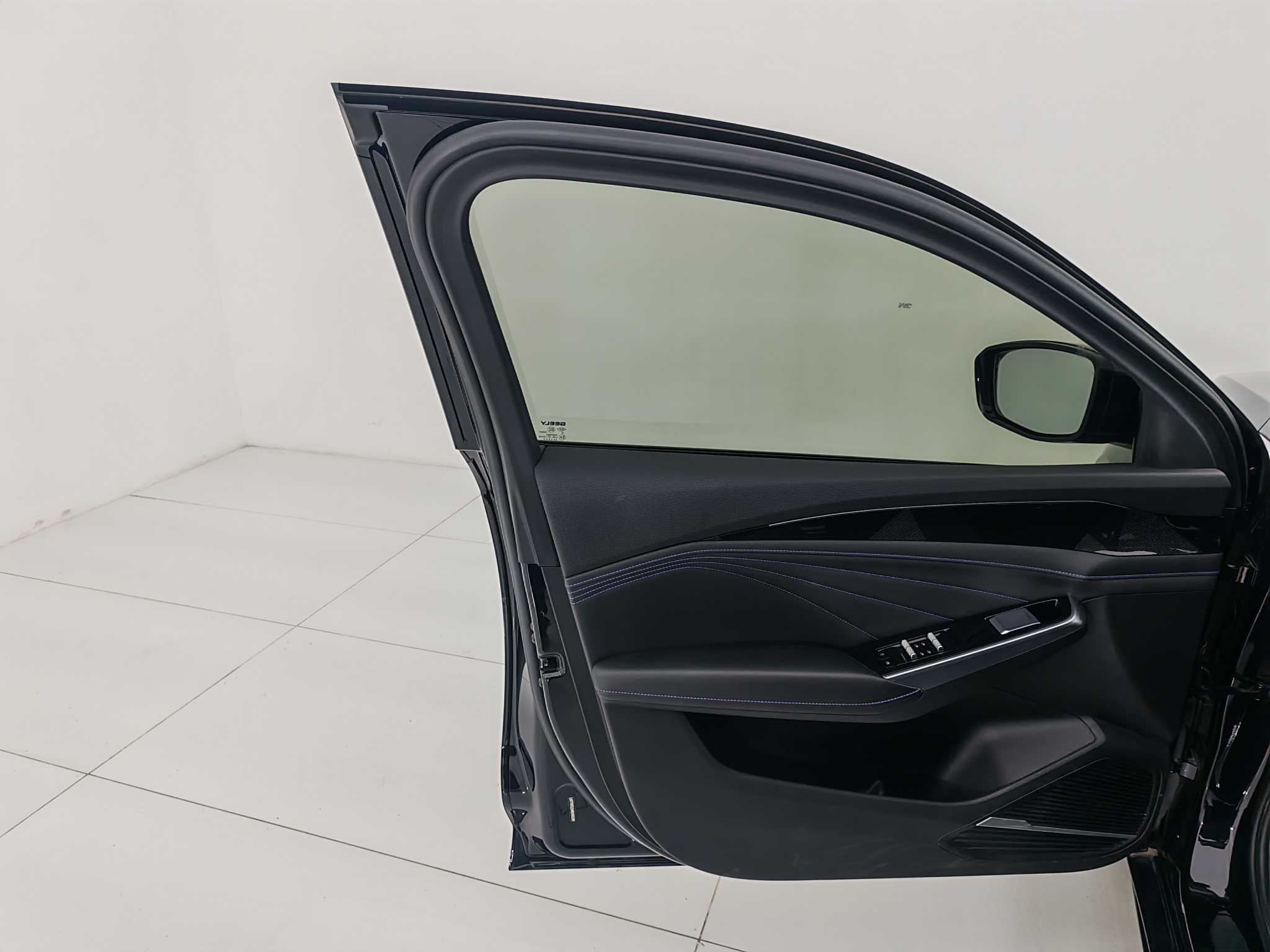 2025 car image #11