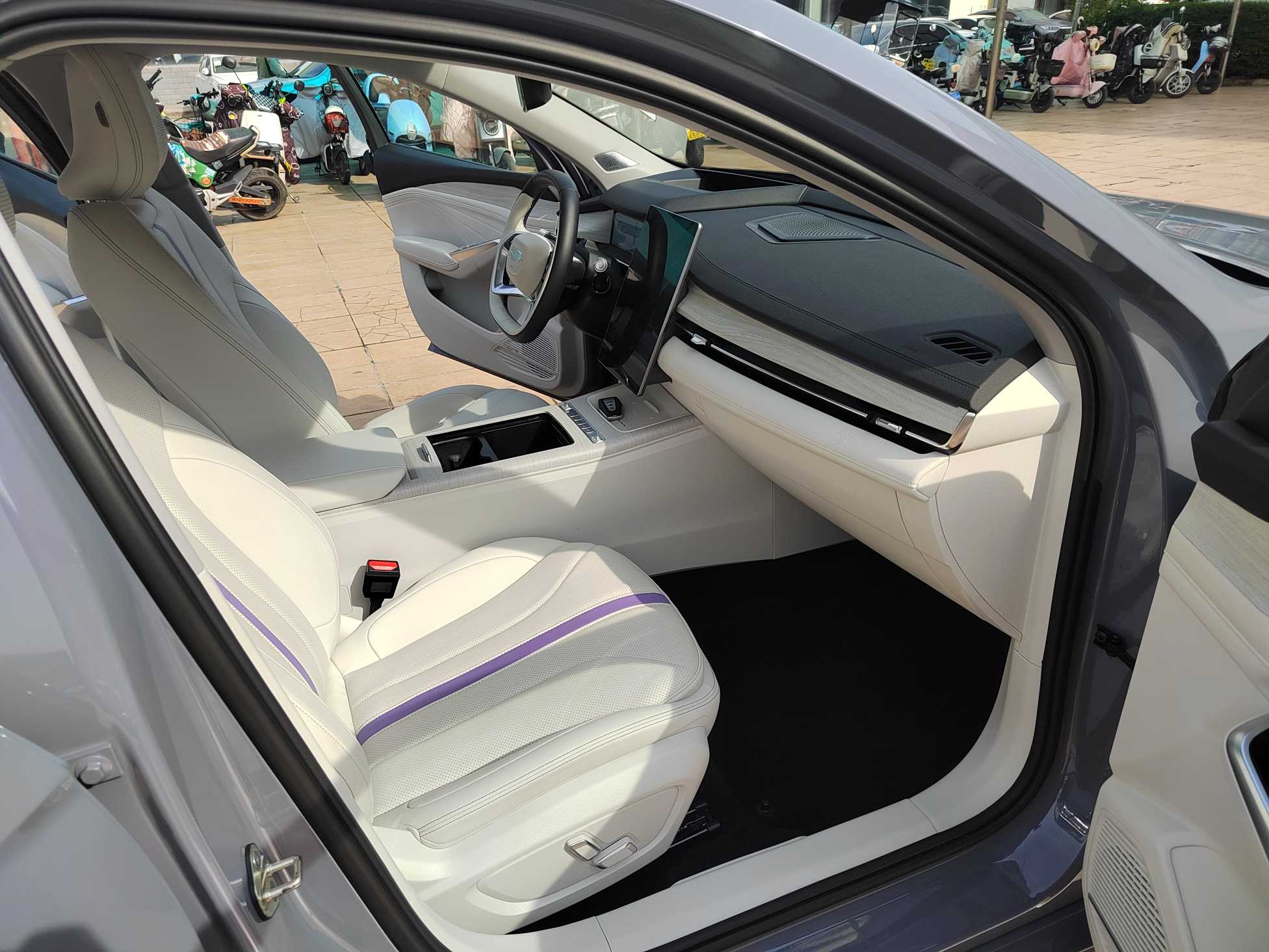 GEELY PrefaceL 2023 car image #11