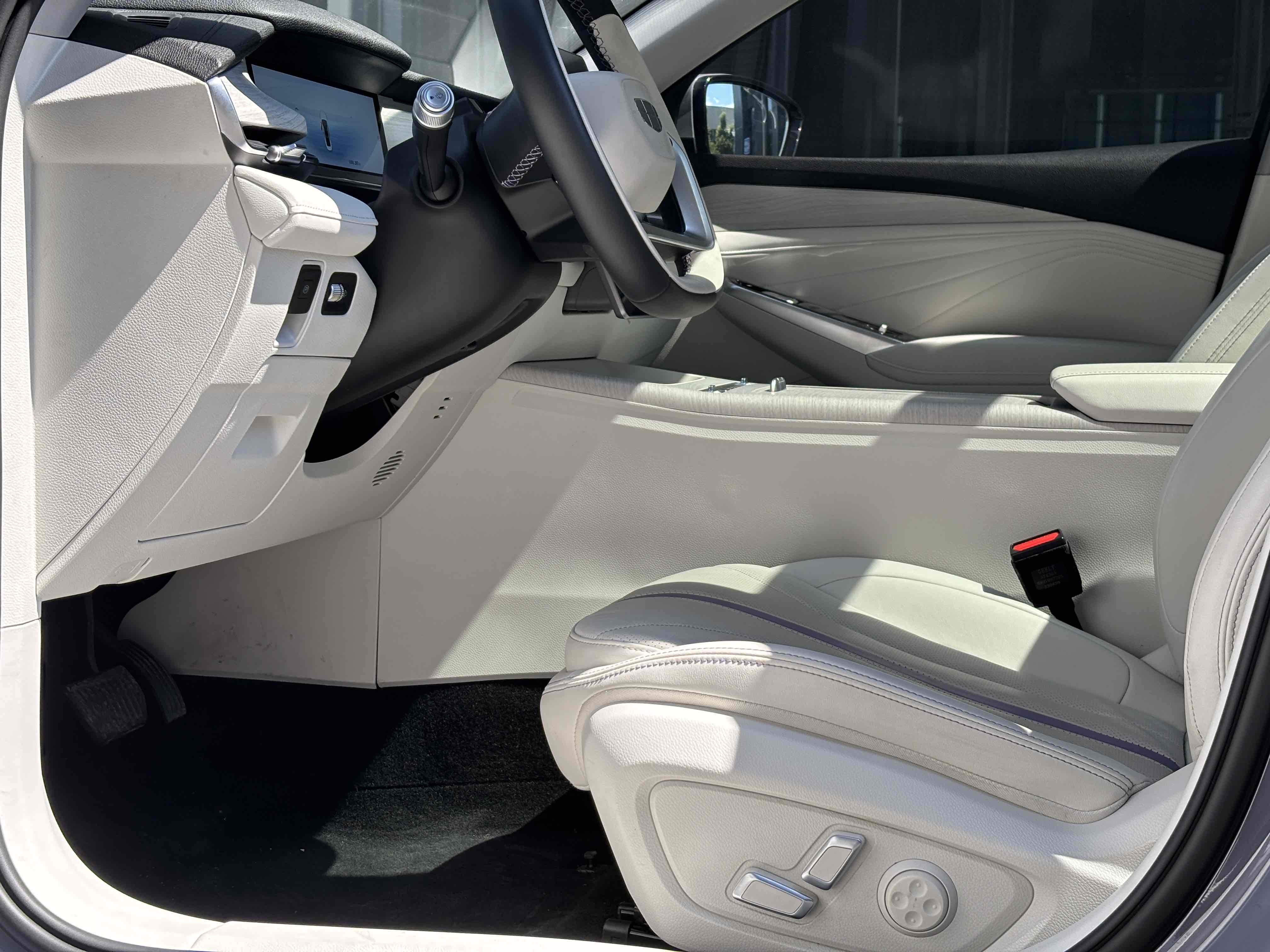 GEELY PrefaceL 2023 car image #11