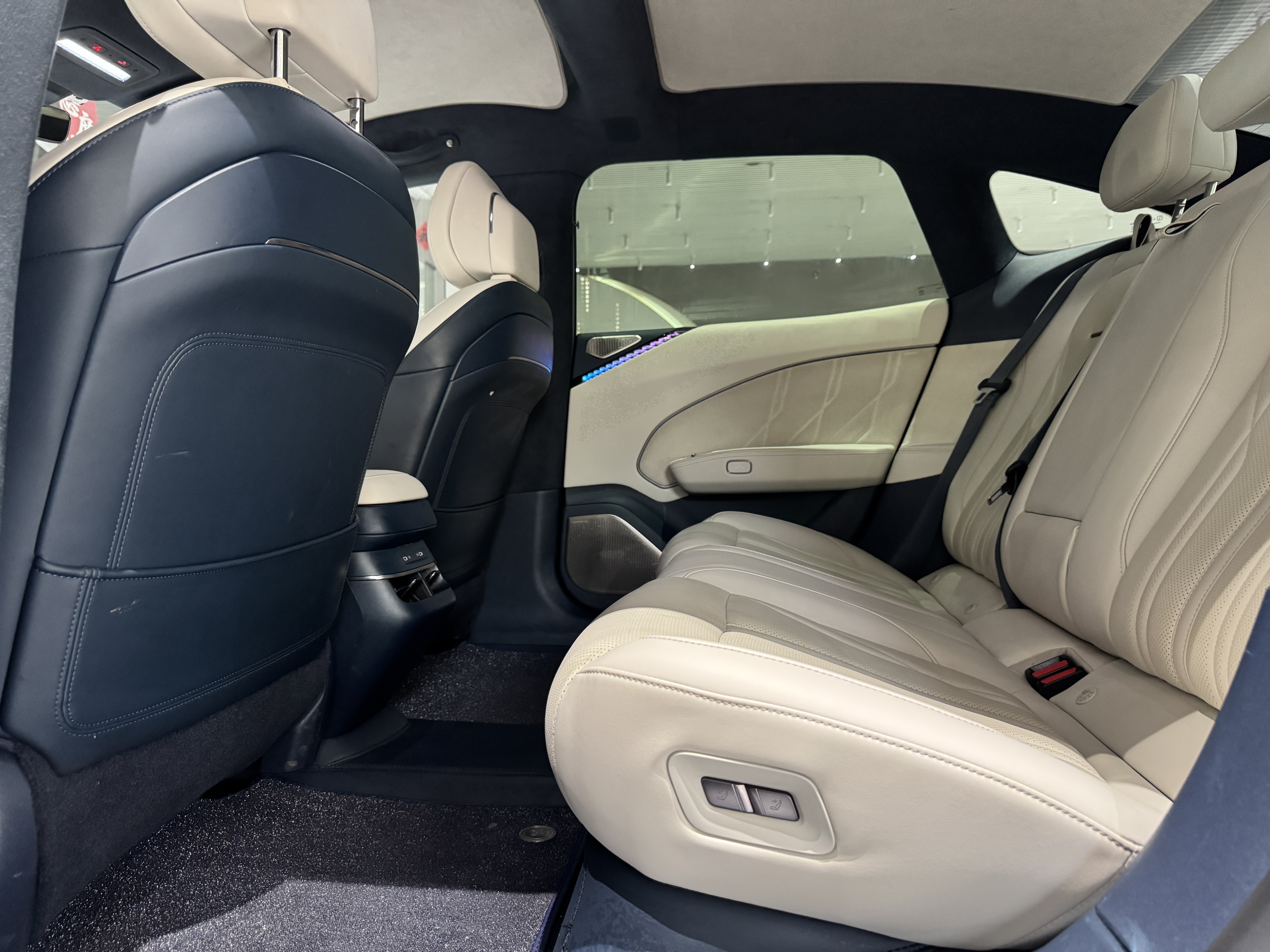 极氪 极氪007 2024 汽车图片 #11