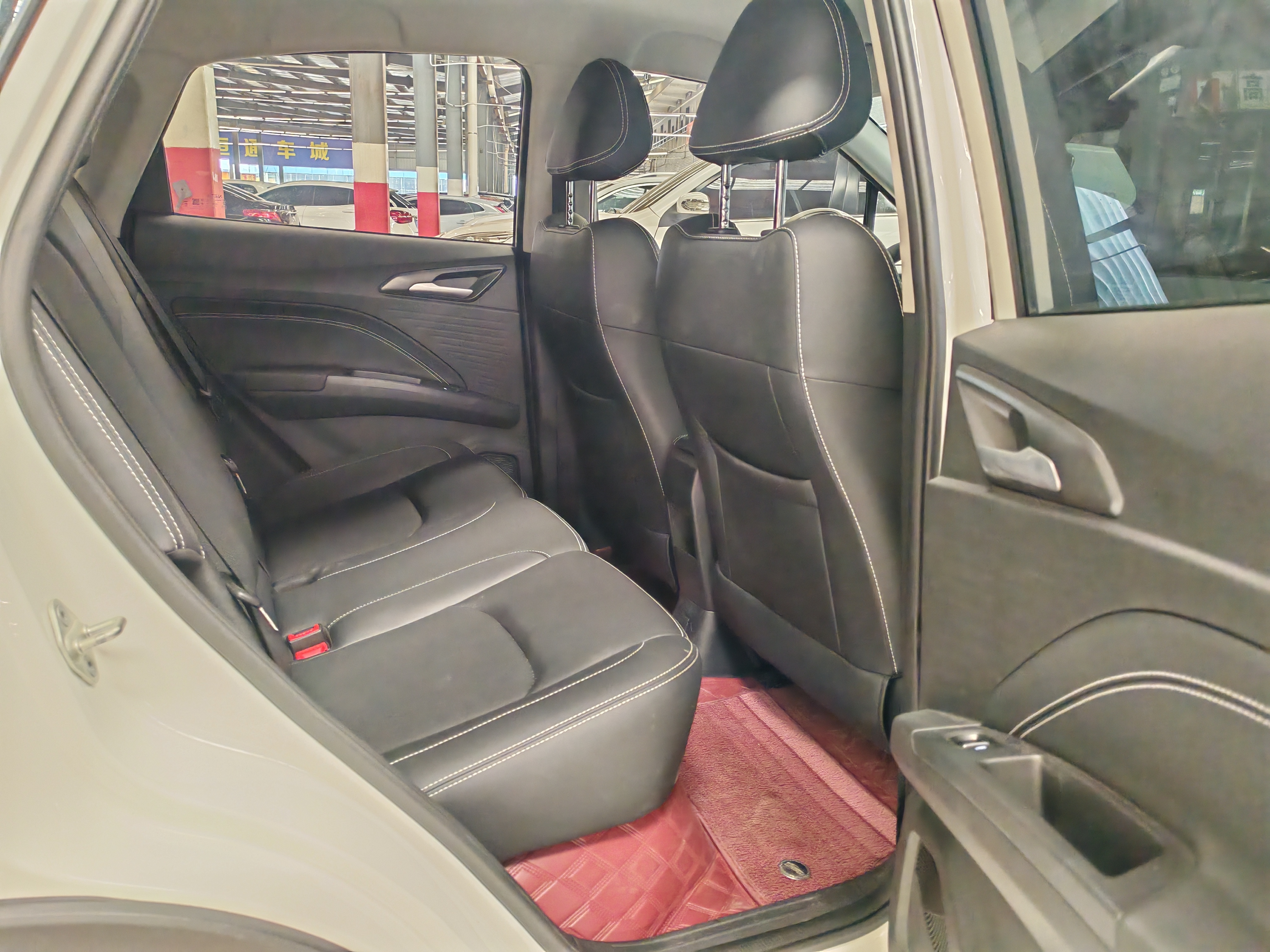 哪吒汽车 哪吒AYA 2024 汽车图片 #11