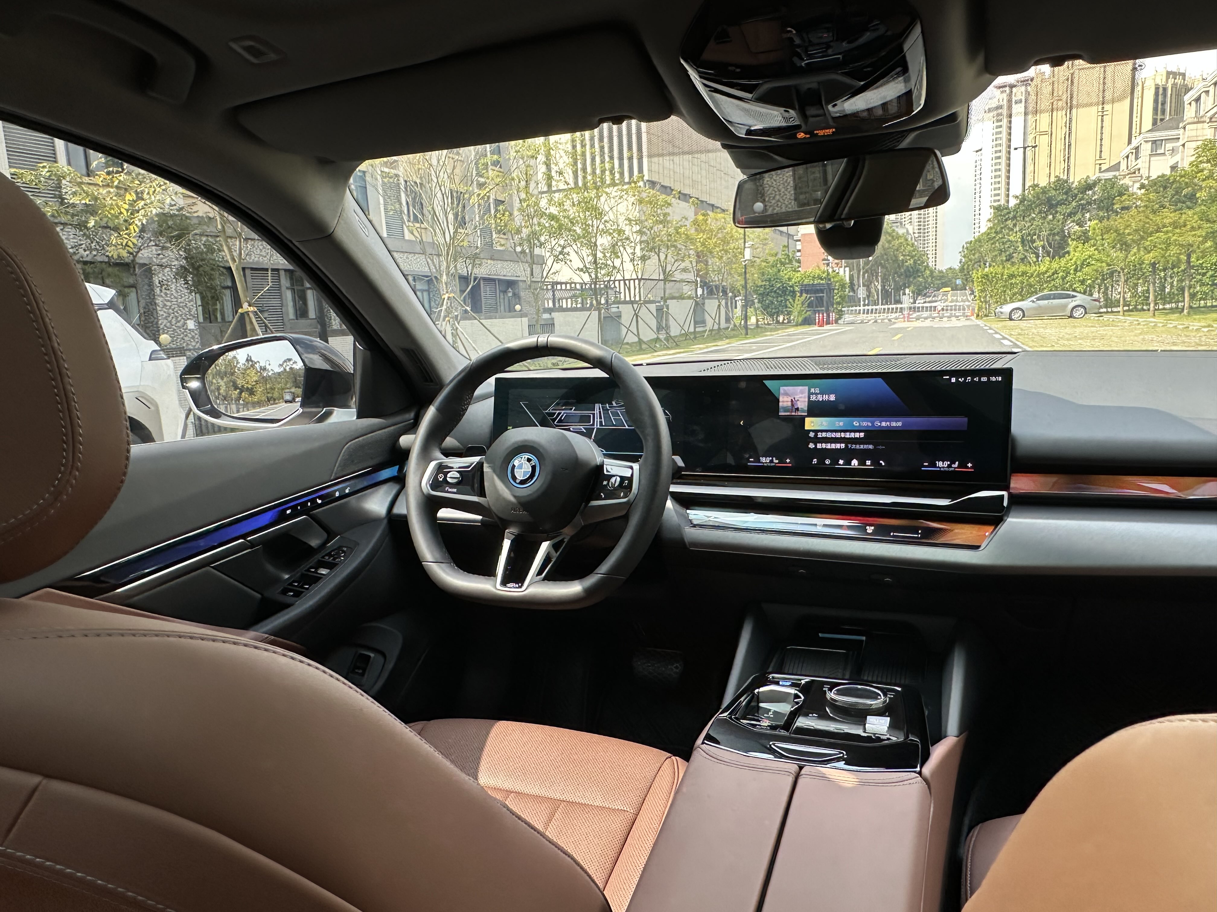 BMW i5 M60 2024 #11 BMW i5 M60 2024 car image #11