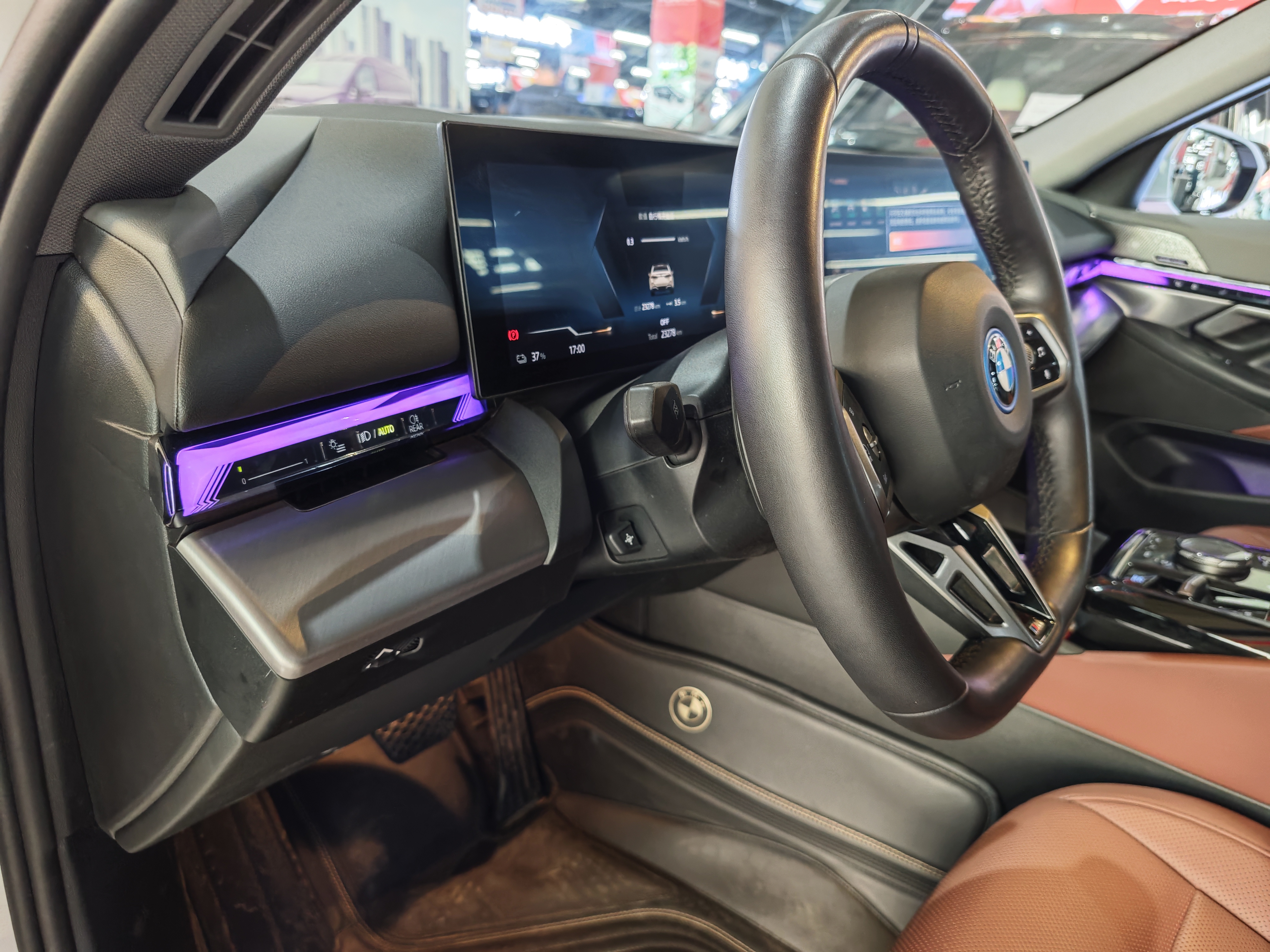 BMW i5 2025 car image #11