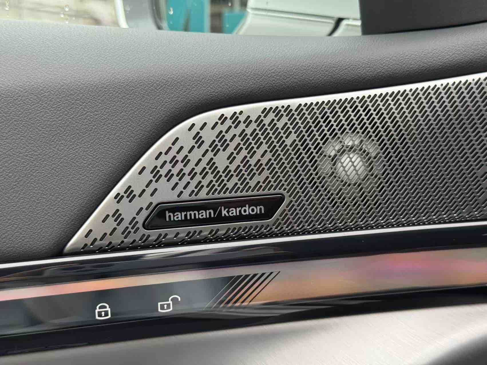 BMW i5 2025 immagine di auto #11