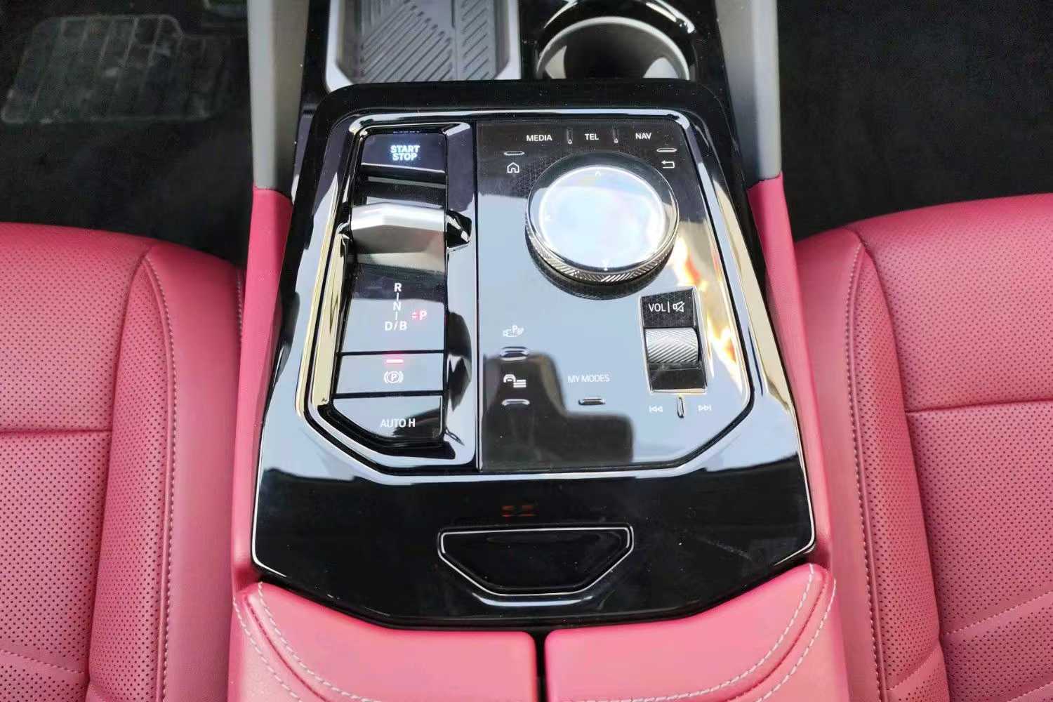 BMW i5 2025 изображение автомобиля #11