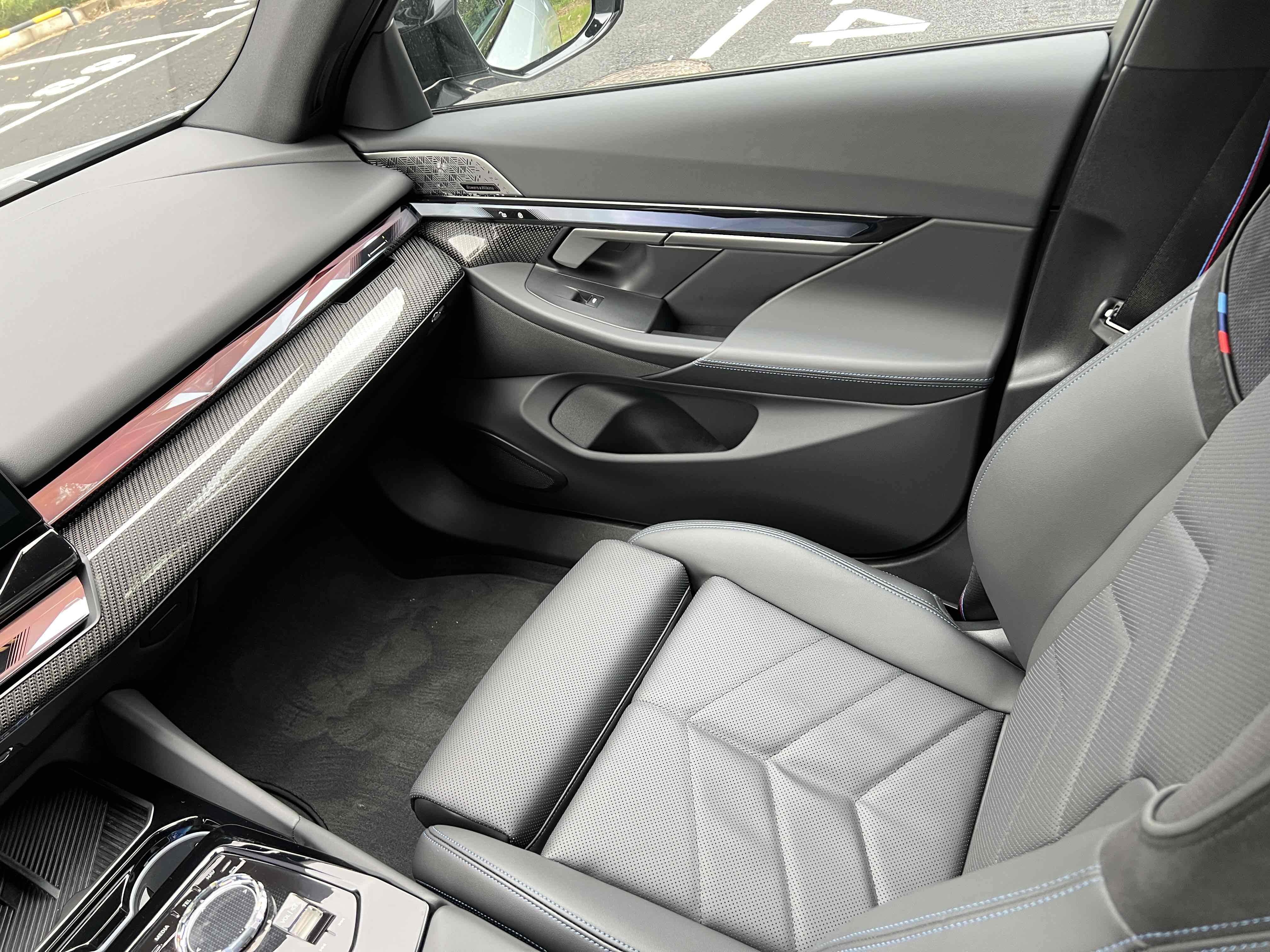 BMW i5 M60 2025 #11 BMW i5 M60 2025 car image #11