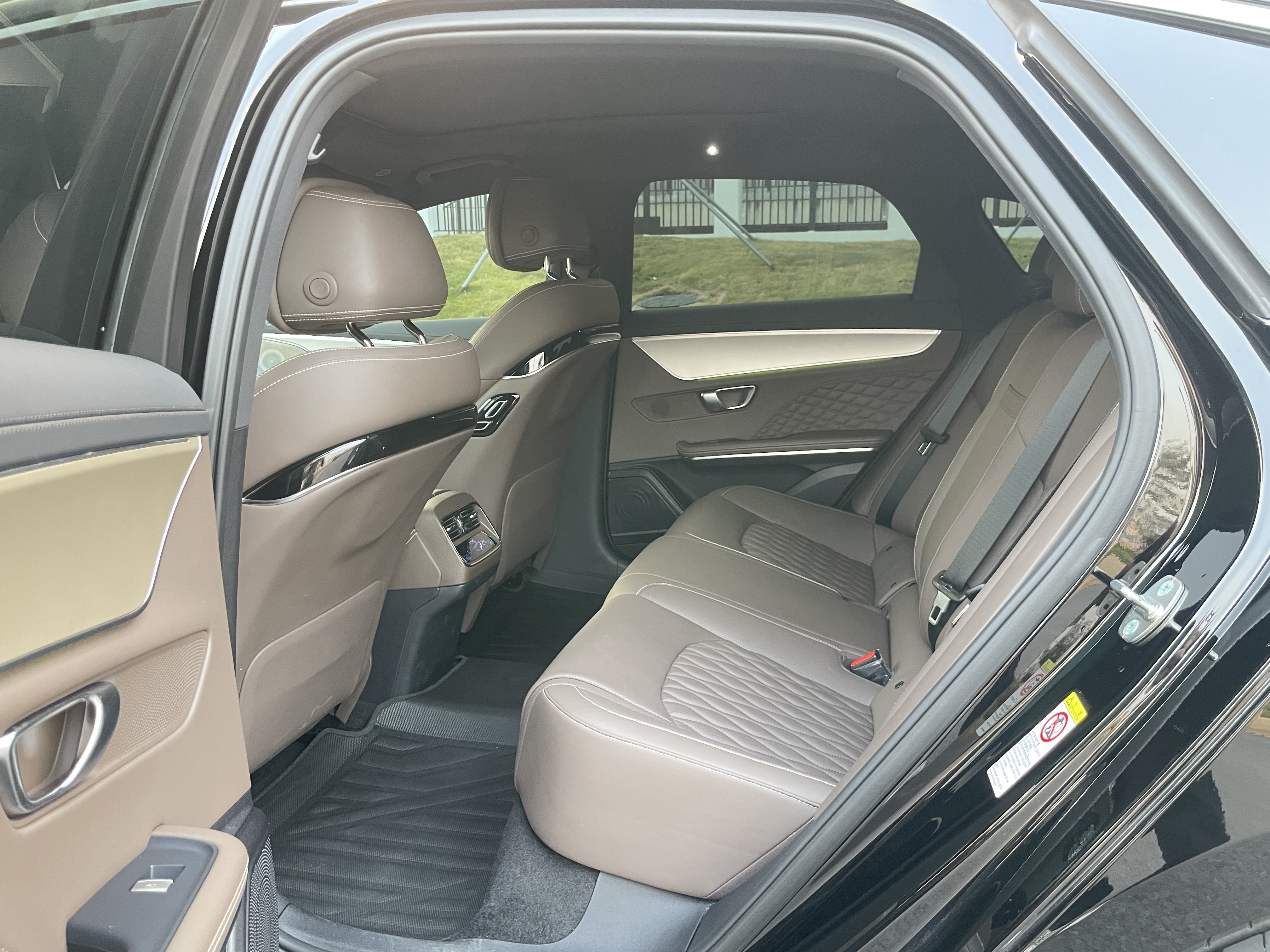 BYD Han 2024 car image #11