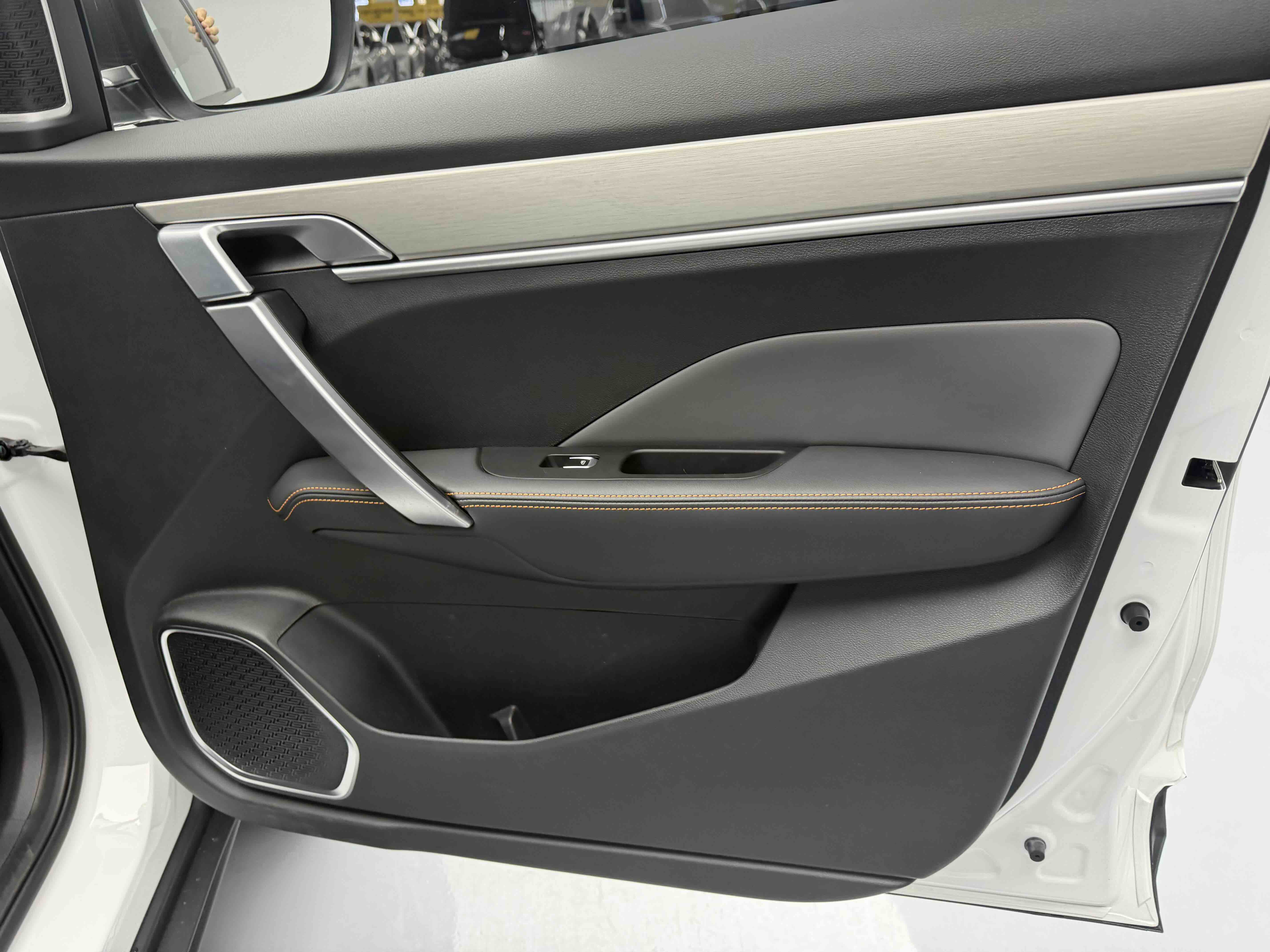 Coolray 2024 car image #11