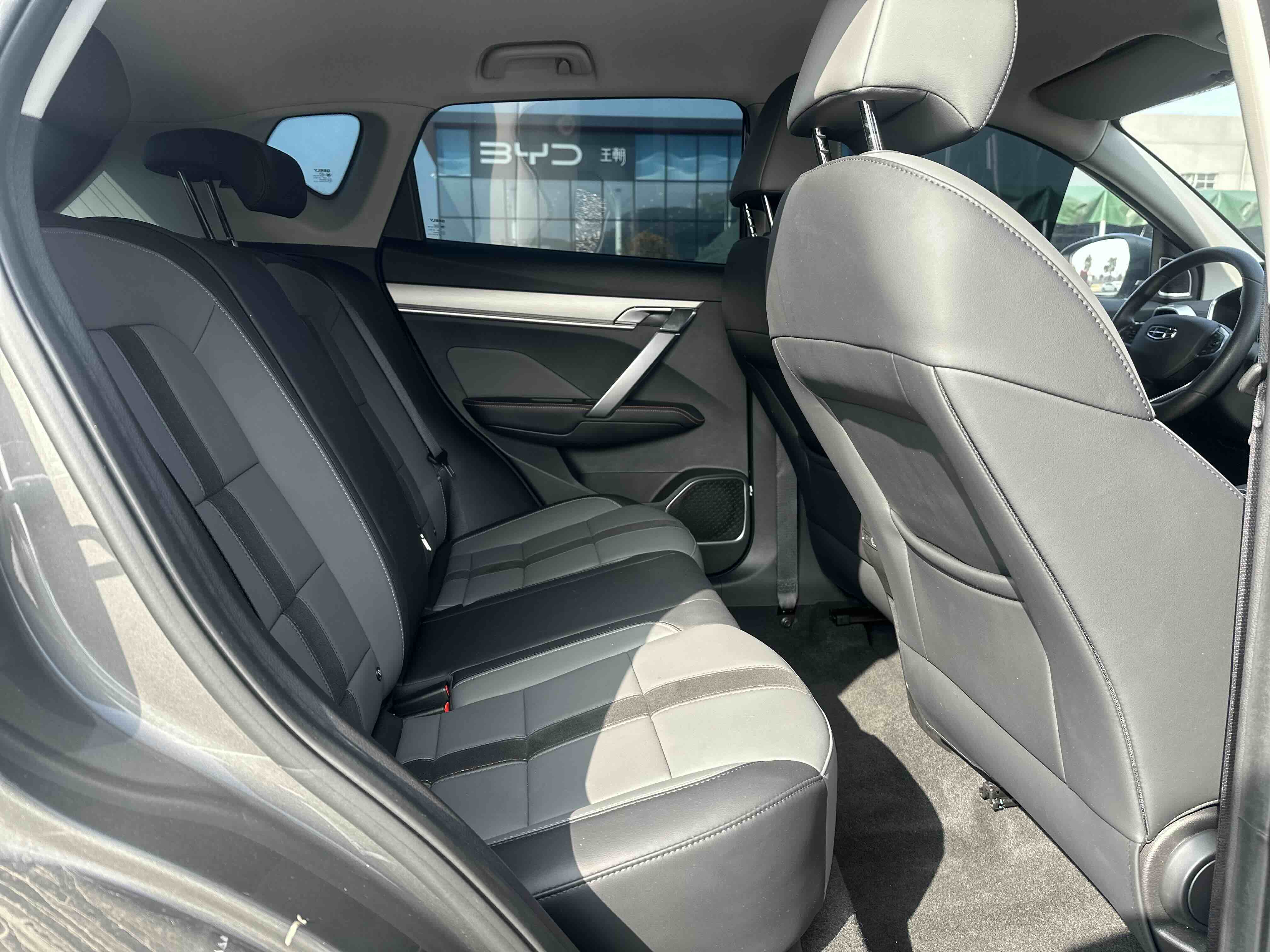 GEELY Coolray 2025 car image #11