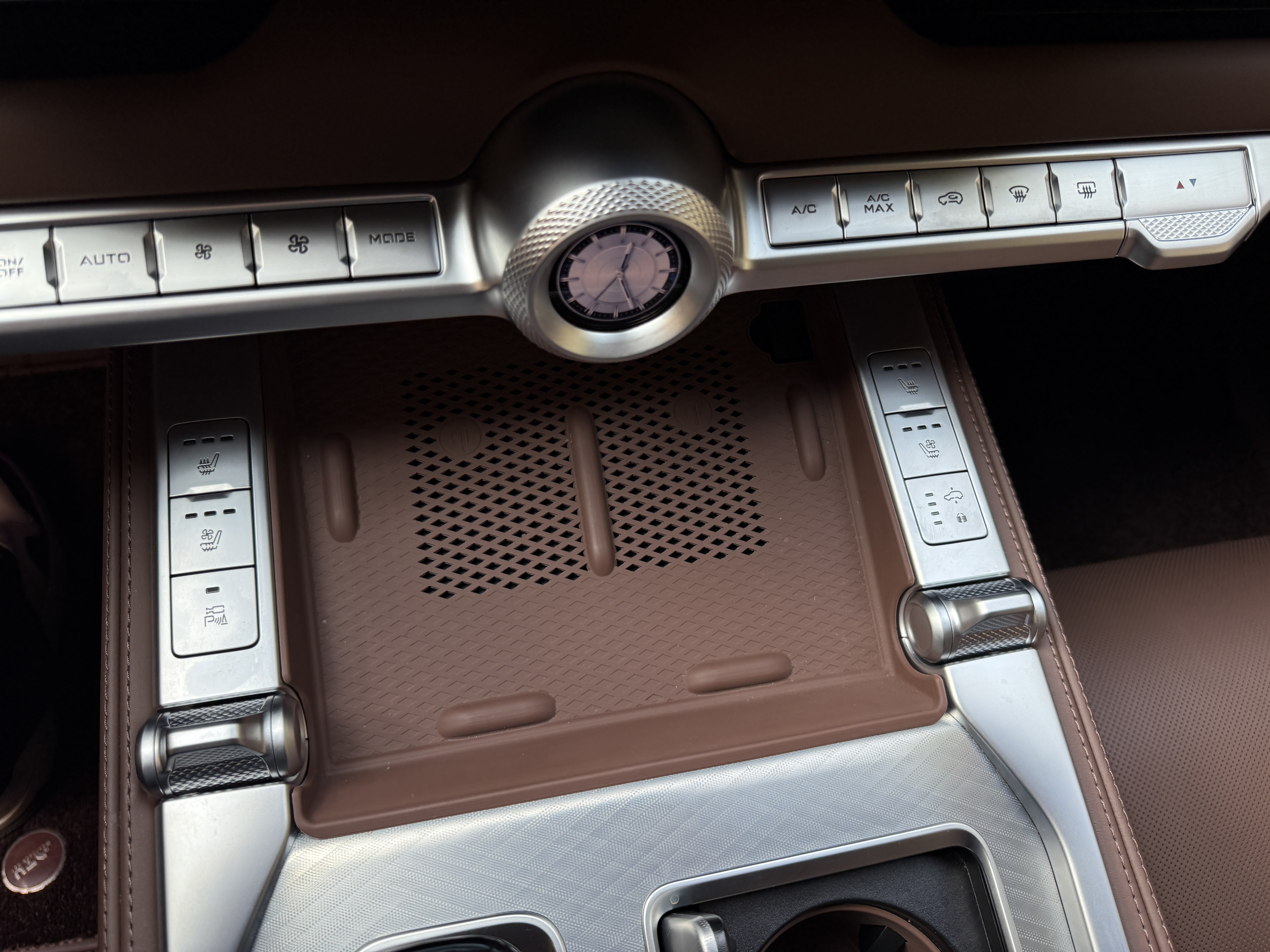 Tank 700 New Energy 2024 immagine di auto #11