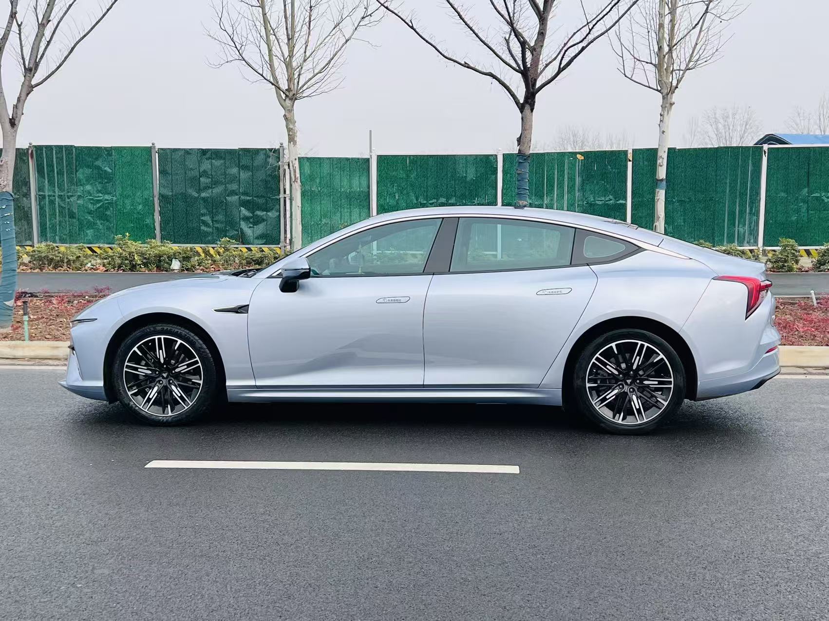 哪吒汽车 哪吒S 2024 汽车图片 #11