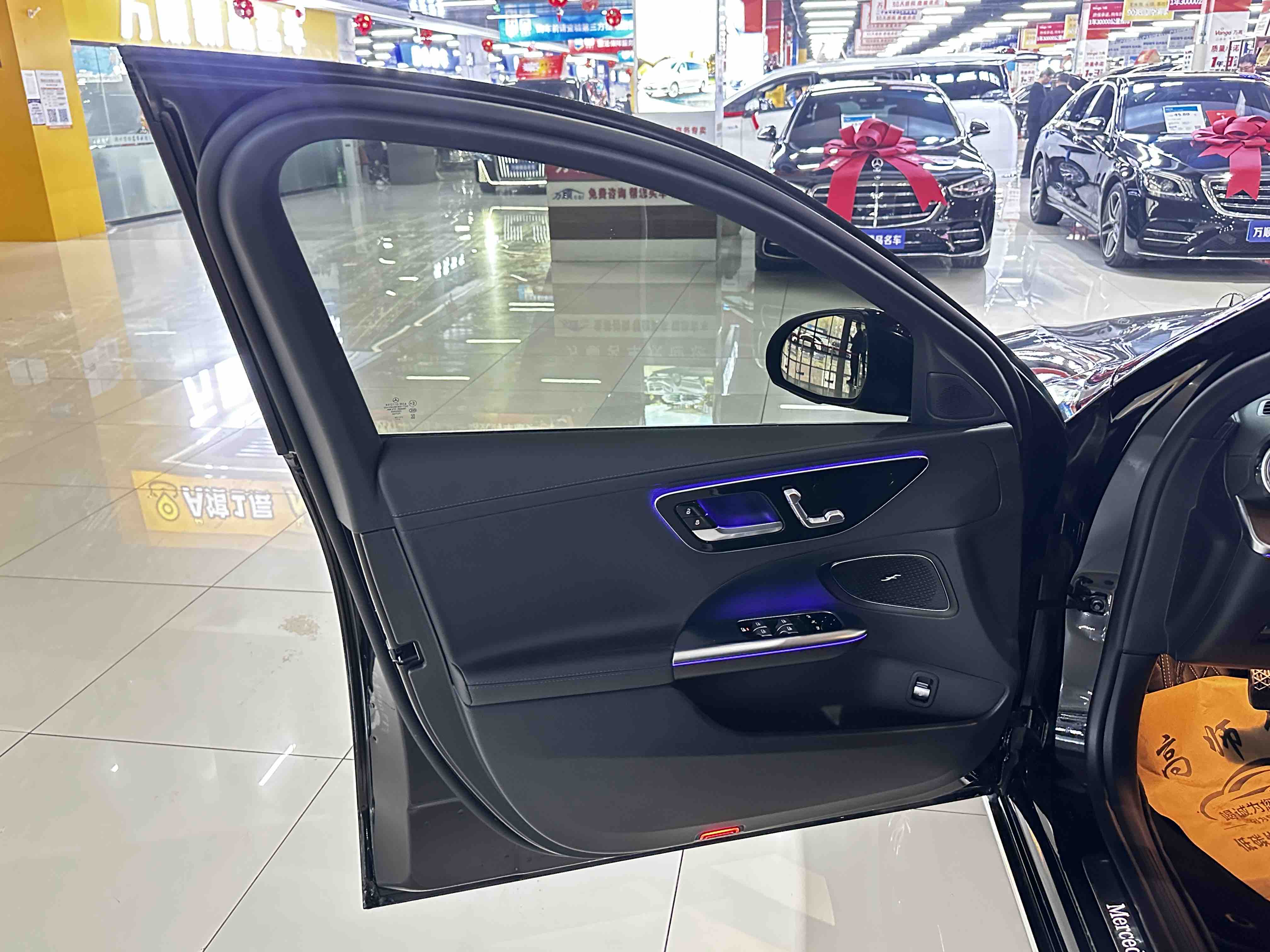 Mercedes-Benz C Class 2024 صورة سيارة #11