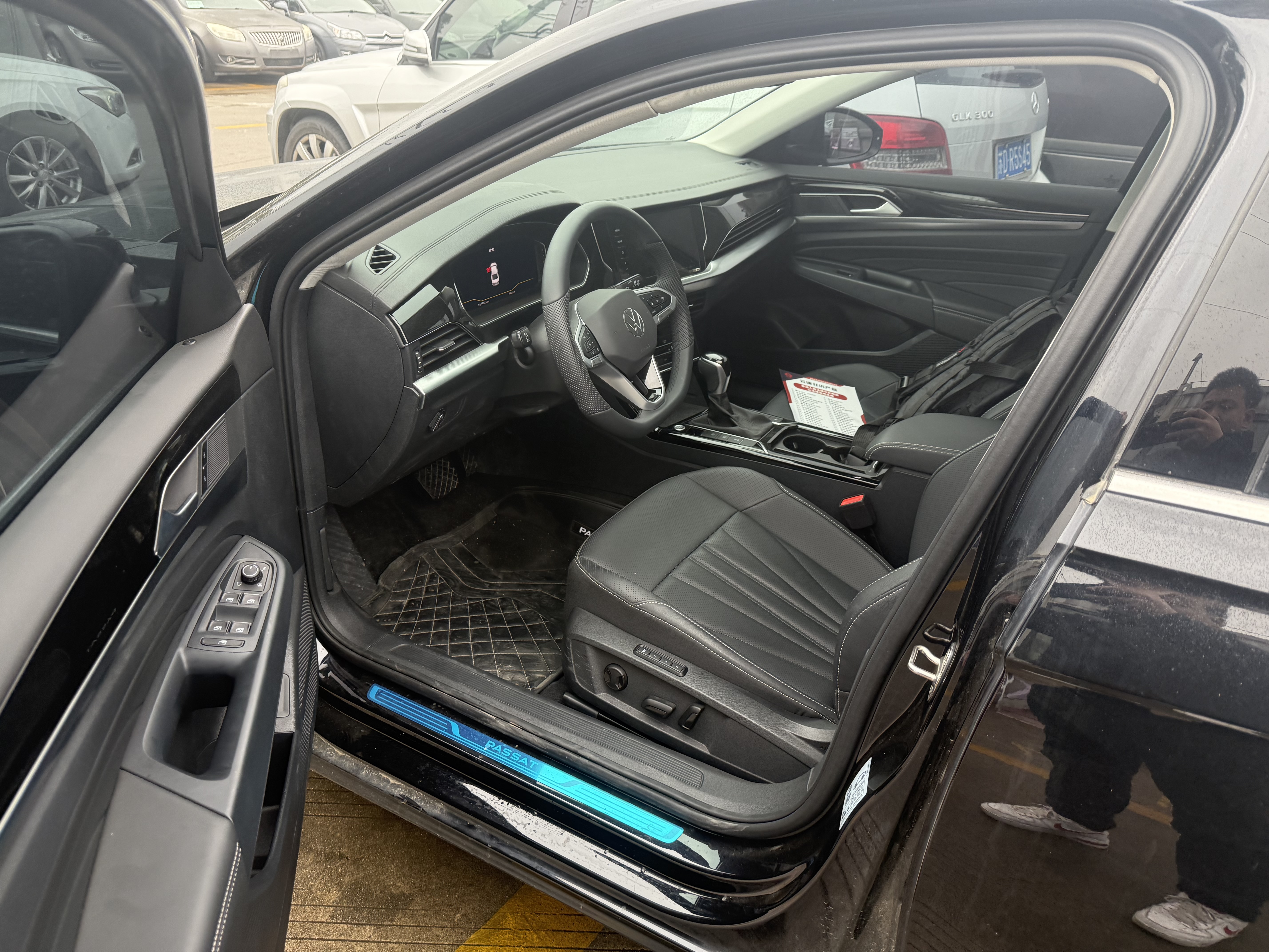 Volkswagen Passat 2024 immagine di auto #11