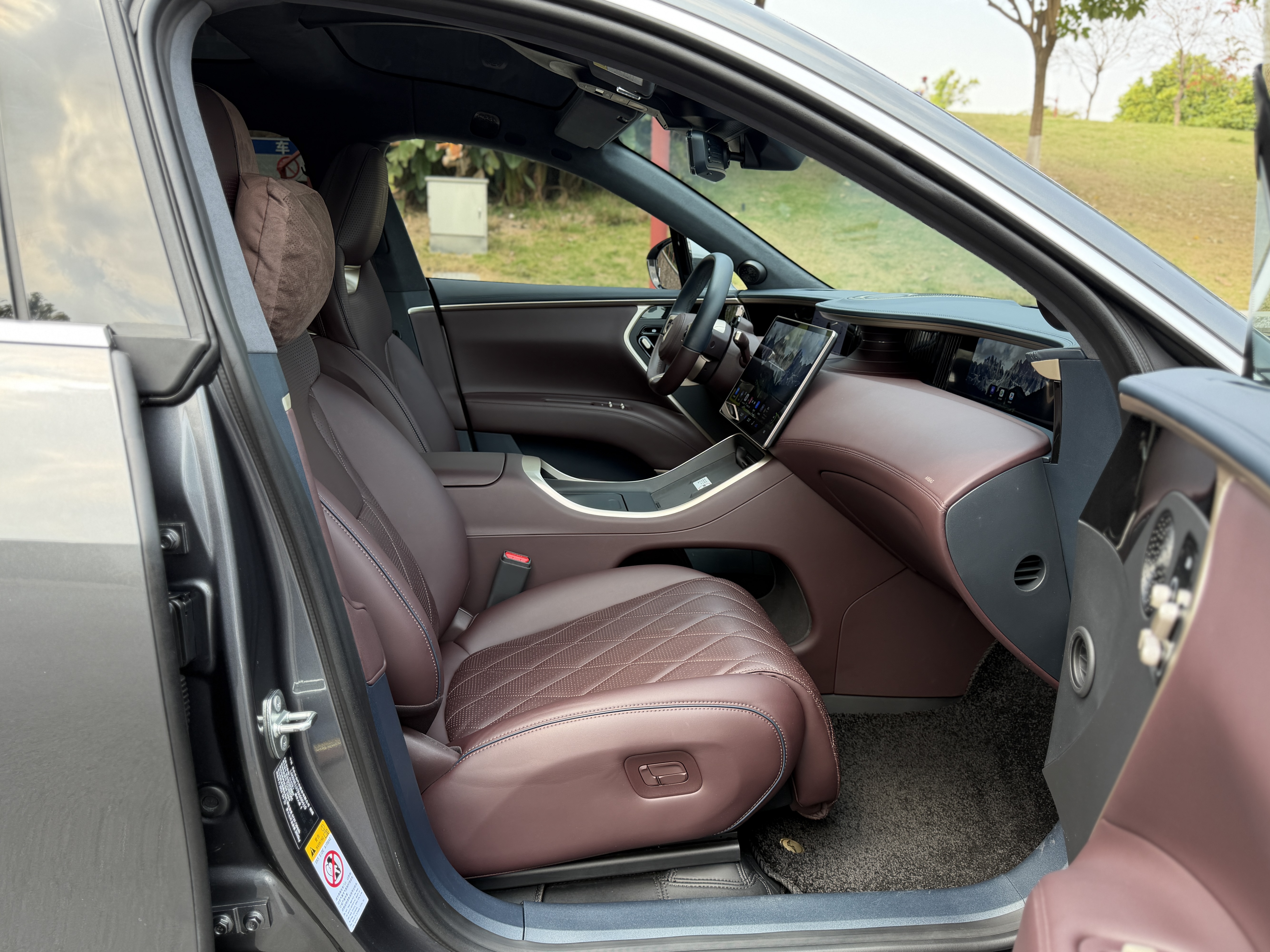 Avatr 11 2024 imagem de carro #11